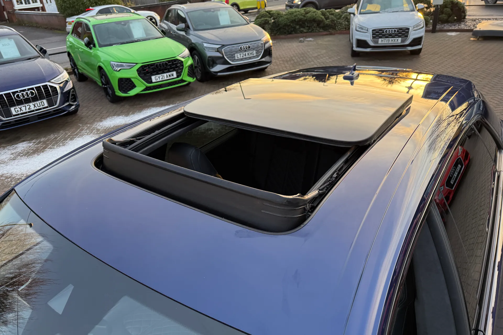 Audi Q8 thumbnail image number 9