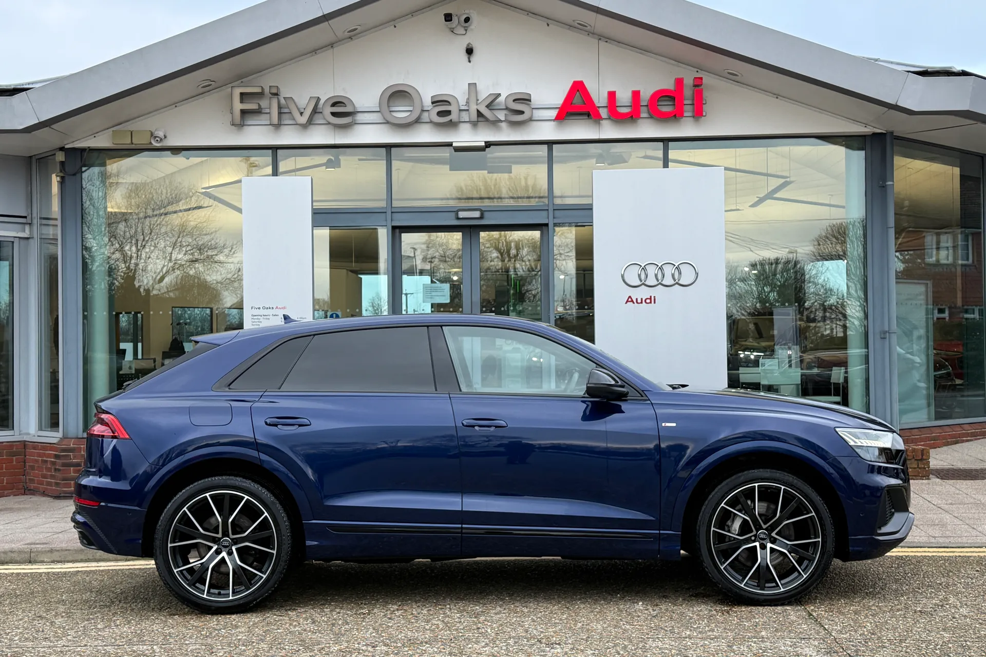 Audi Q8 thumbnail image number 2