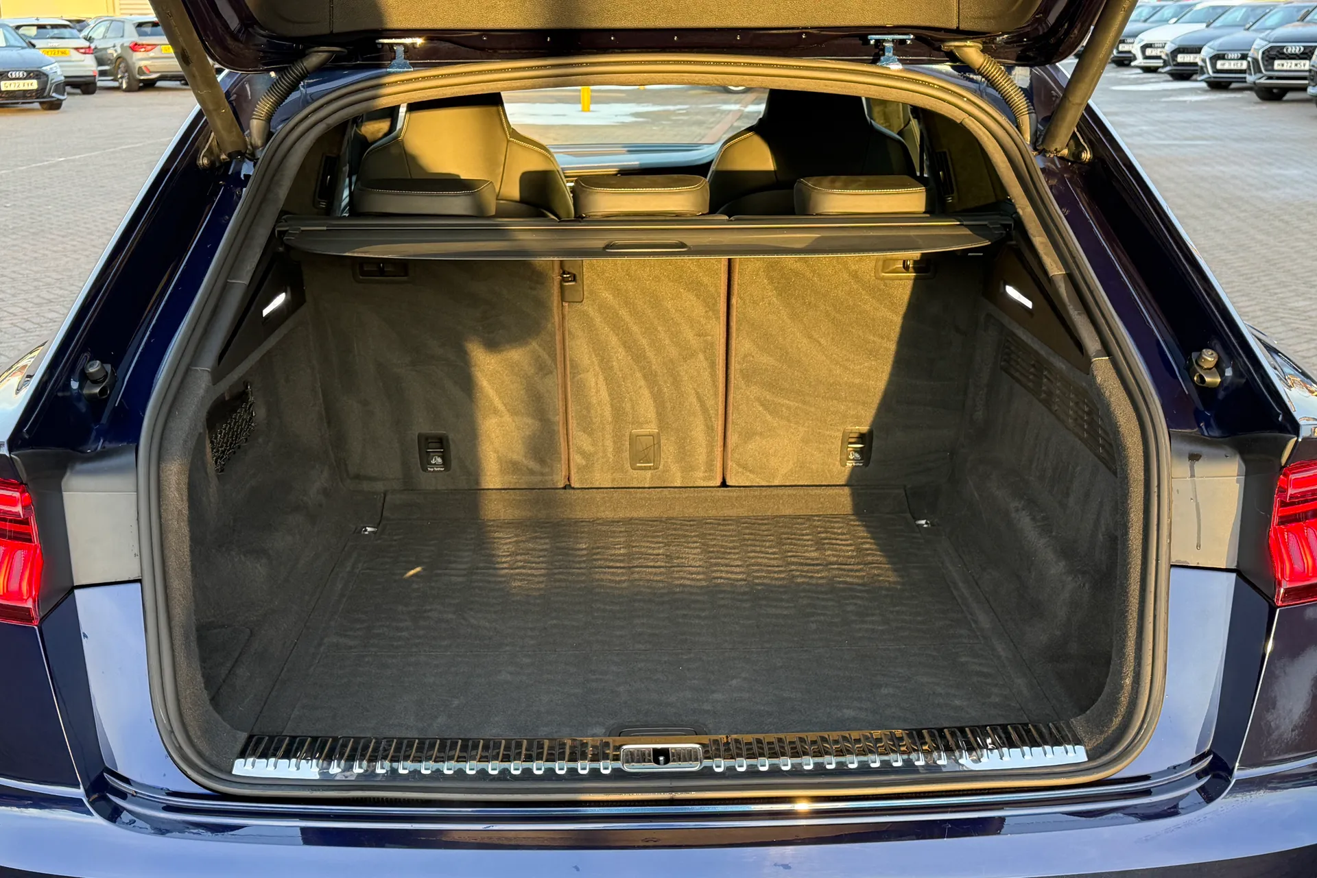 Audi Q8 thumbnail image number 44