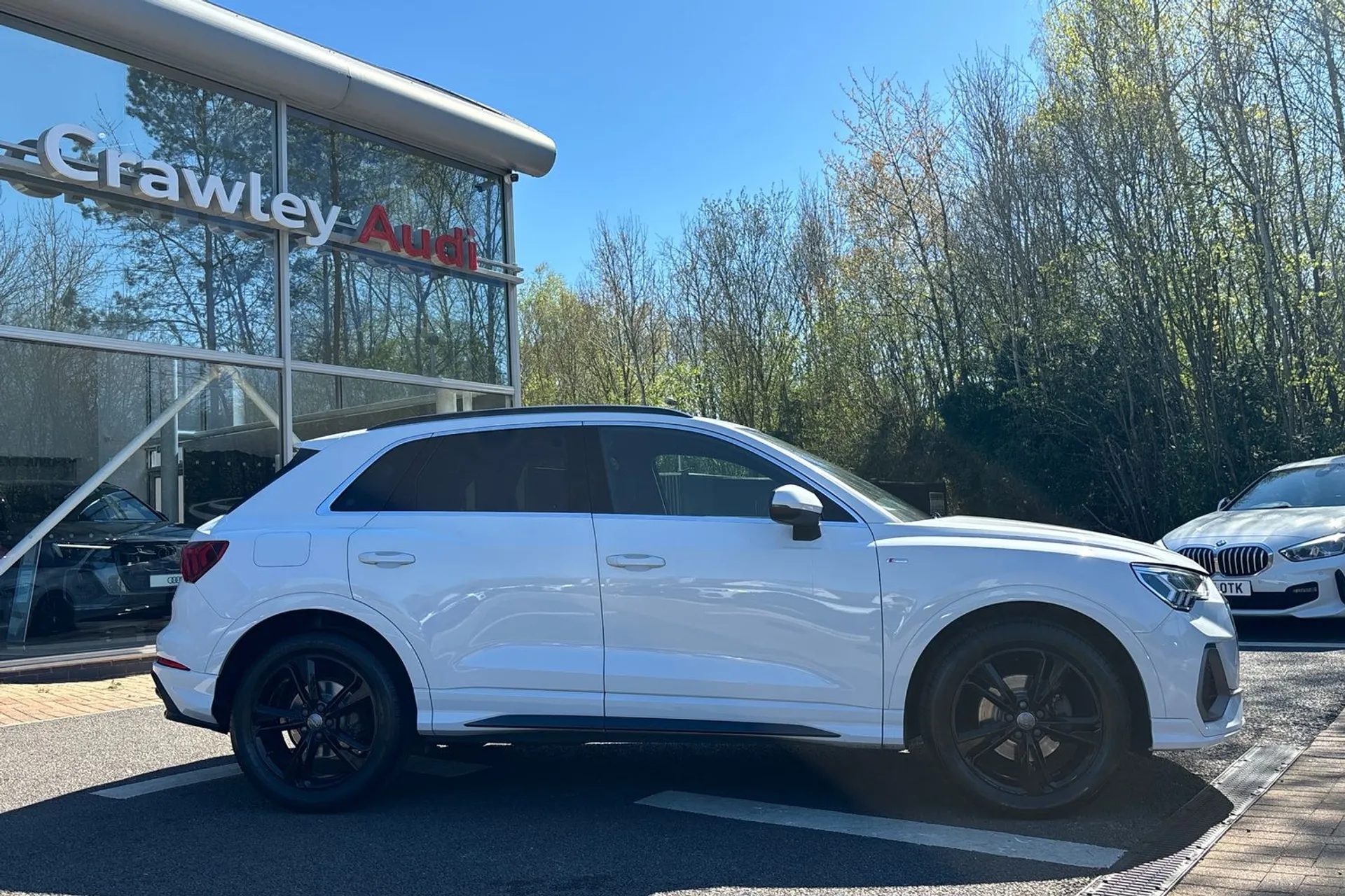 Audi Q3 thumbnail image number 2