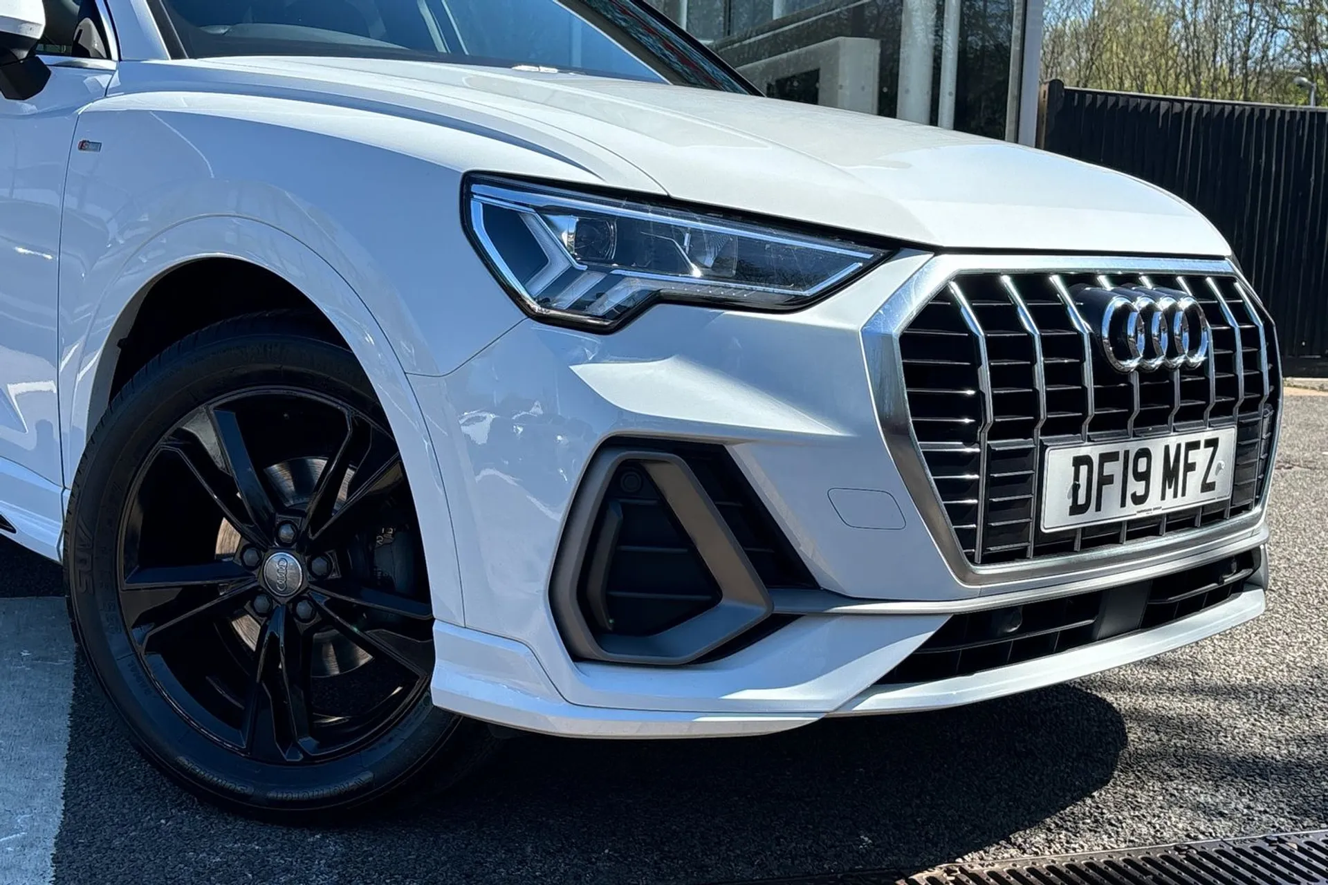 Audi Q3 thumbnail image number 5