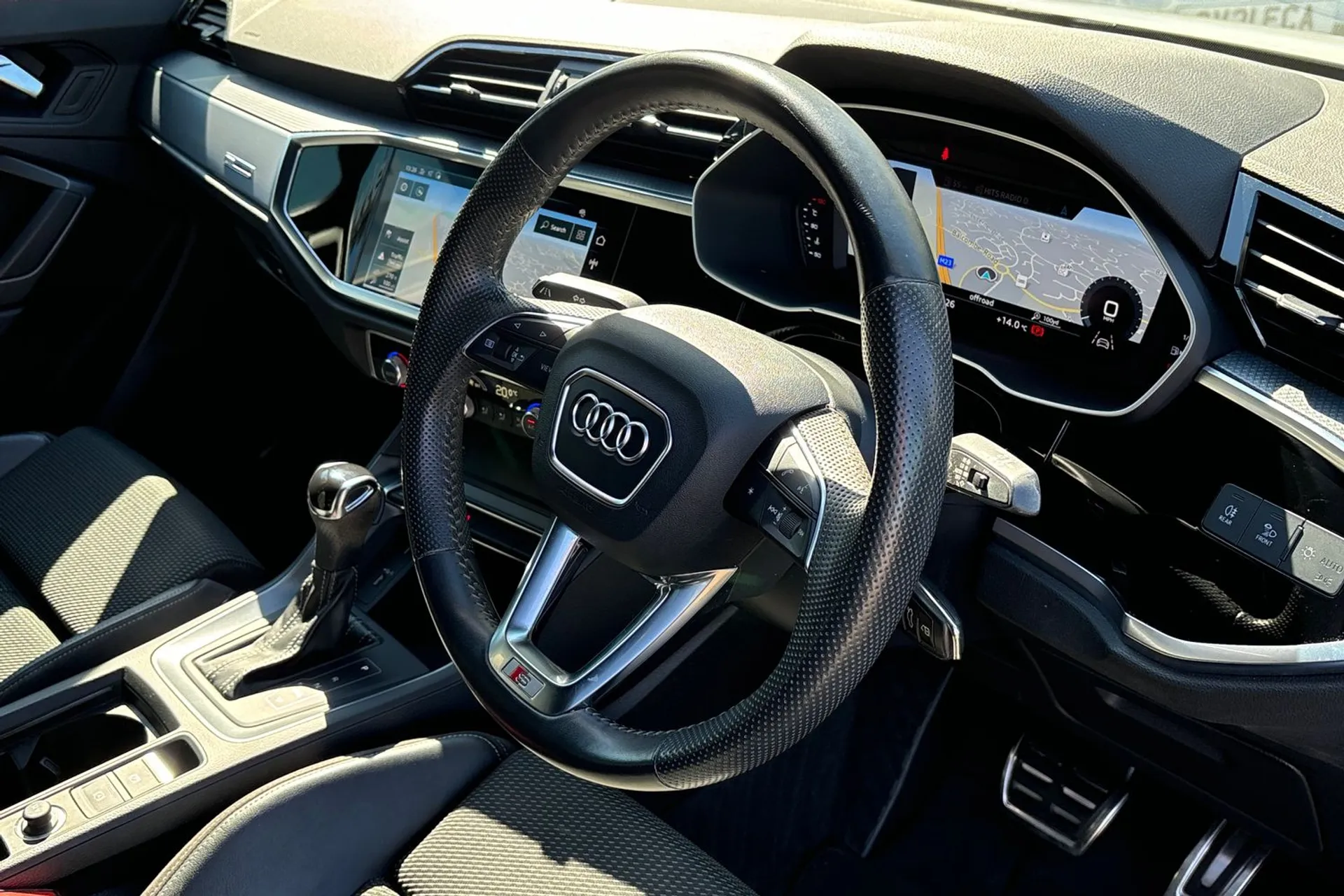 Audi Q3 thumbnail image number 25