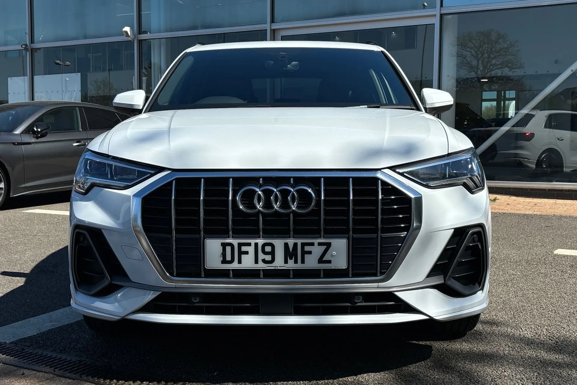 Audi Q3 thumbnail image number 11