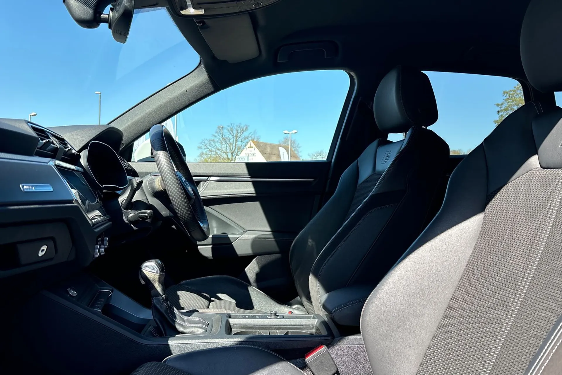 Audi Q3 thumbnail image number 27