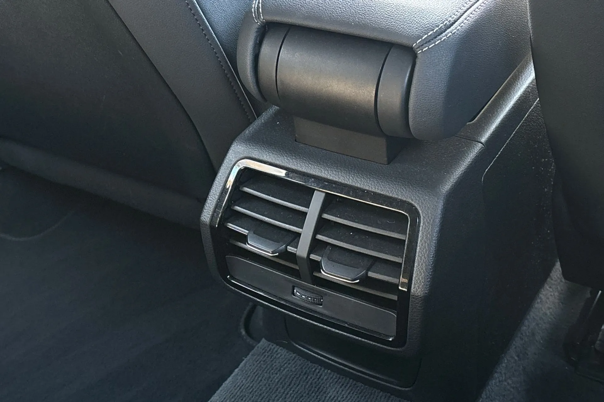 Audi Q3 thumbnail image number 46