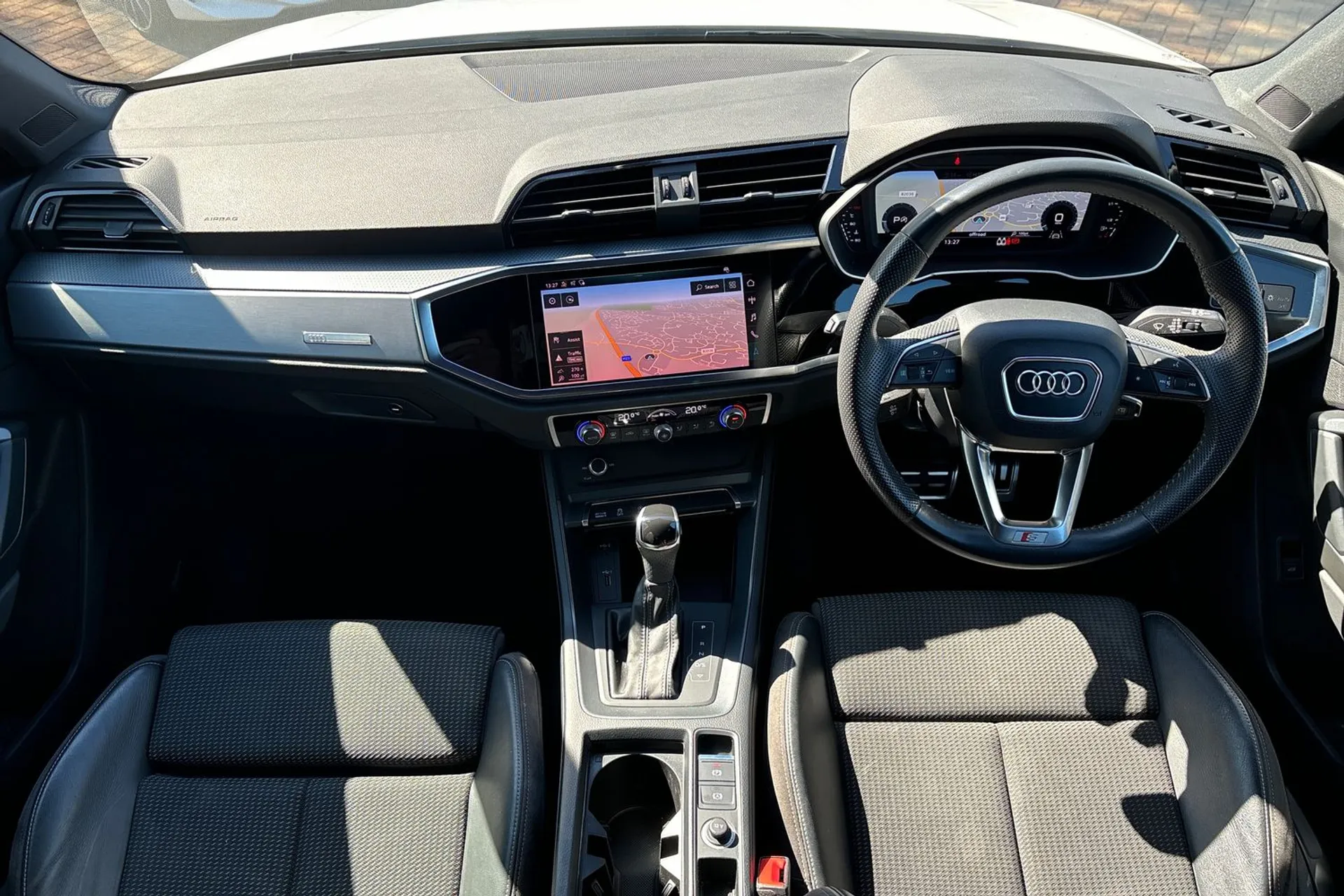 Audi Q3 thumbnail image number 31