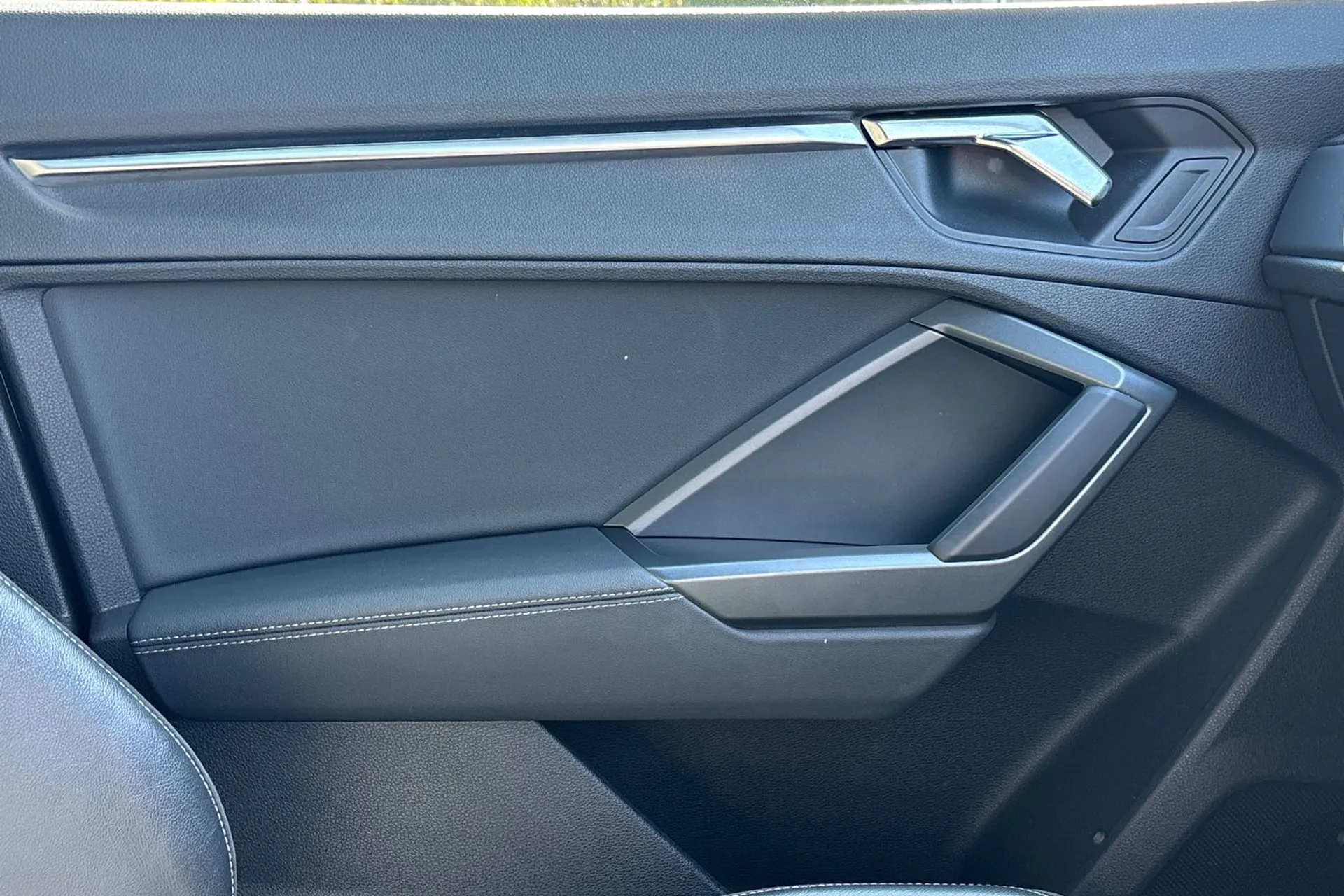 Audi Q3 thumbnail image number 40