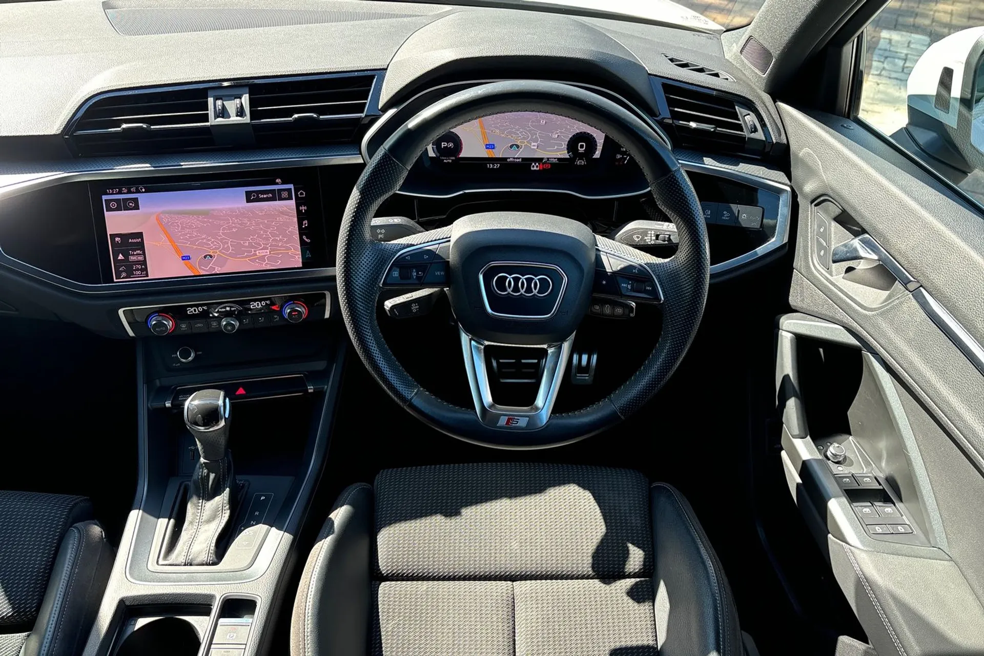 Audi Q3 thumbnail image number 34