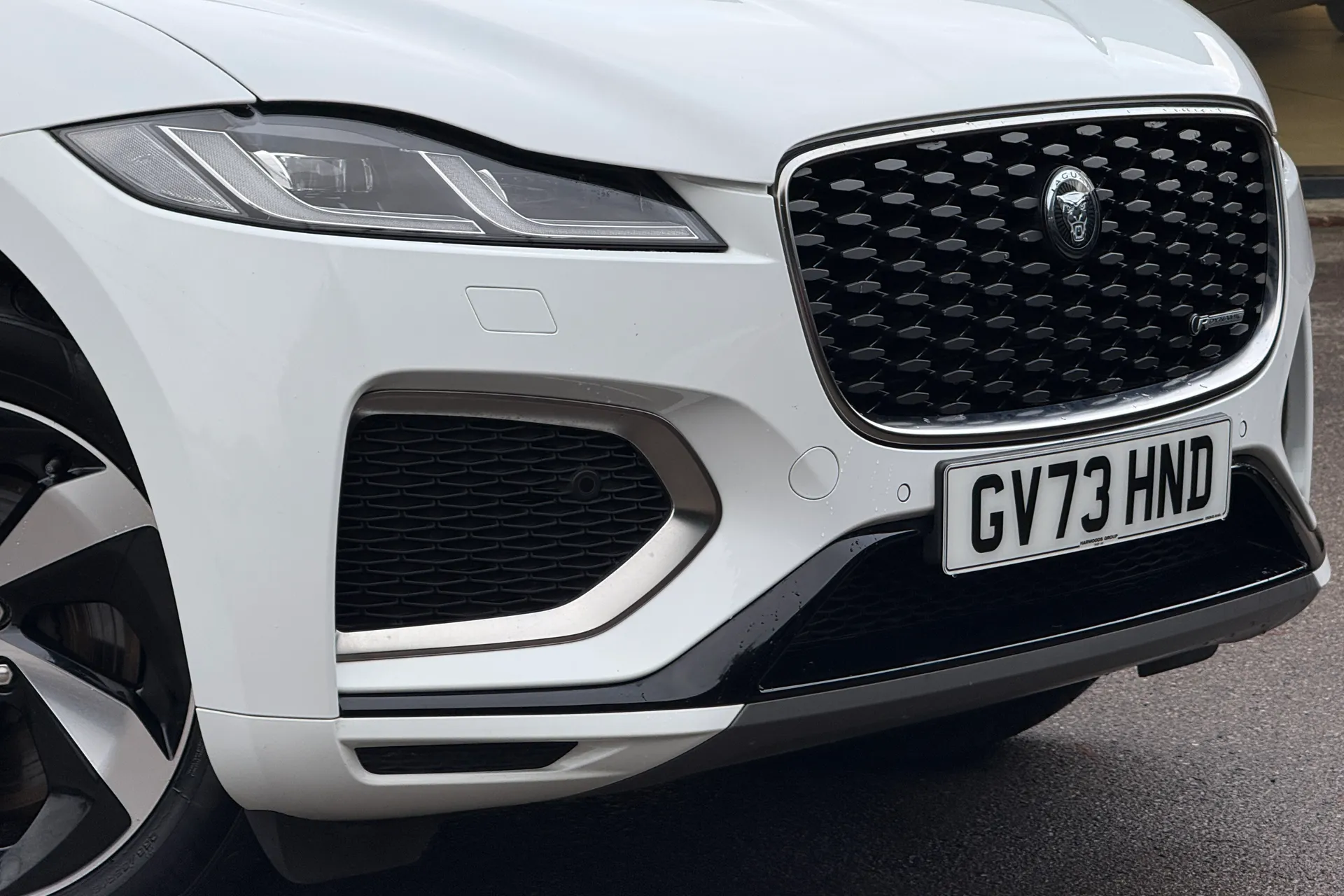 Jaguar F-PACE thumbnail image number 4