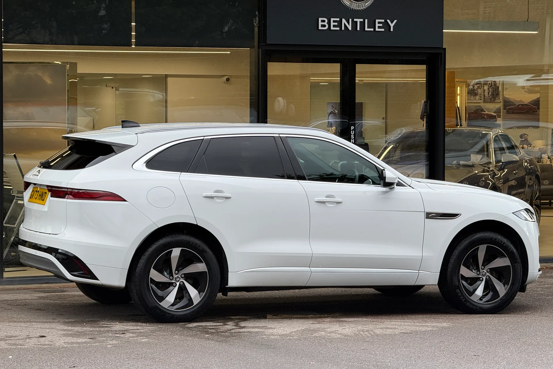 Jaguar F-PACE thumbnail image number 8