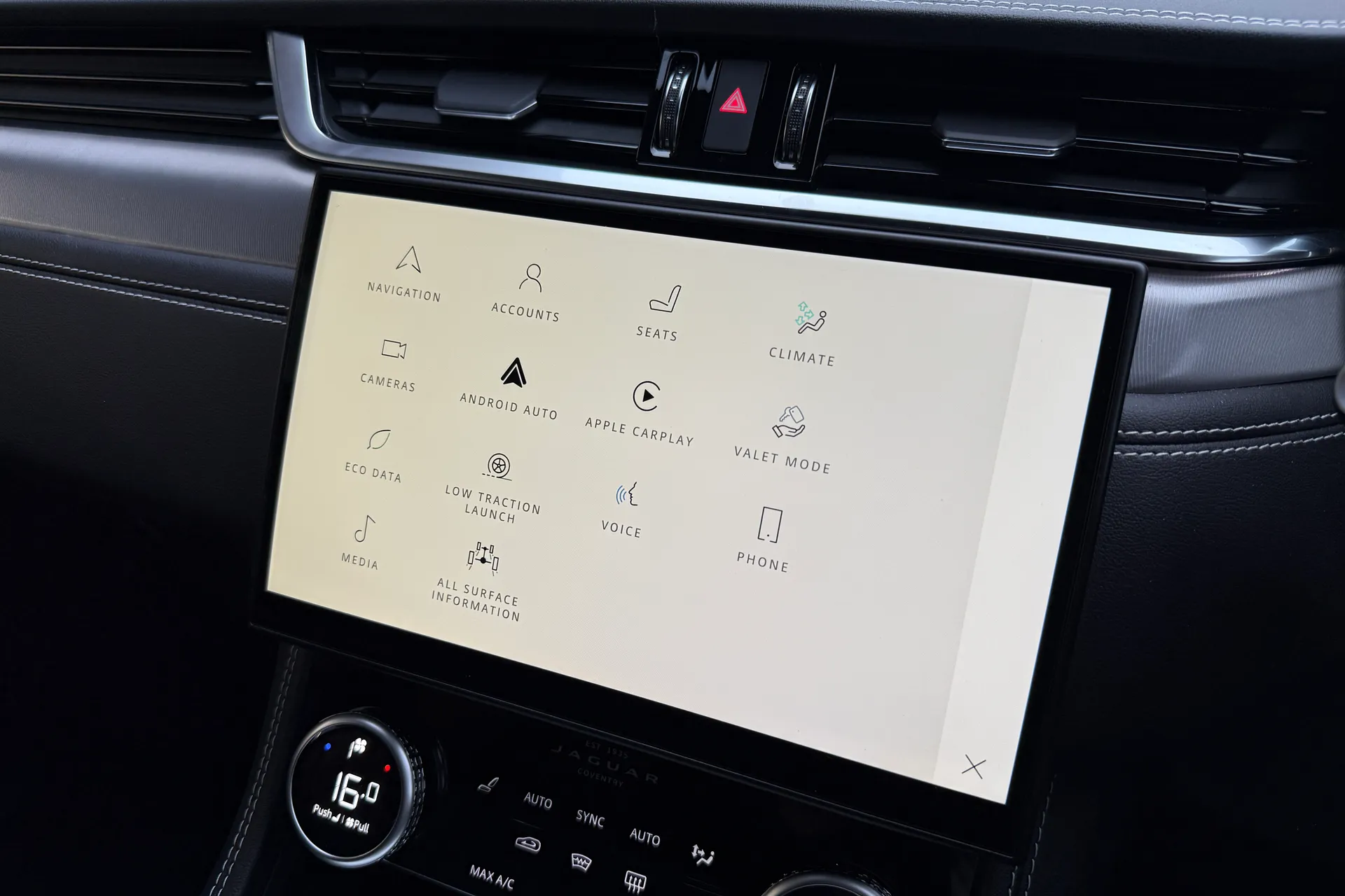 Jaguar F-PACE thumbnail image number 9