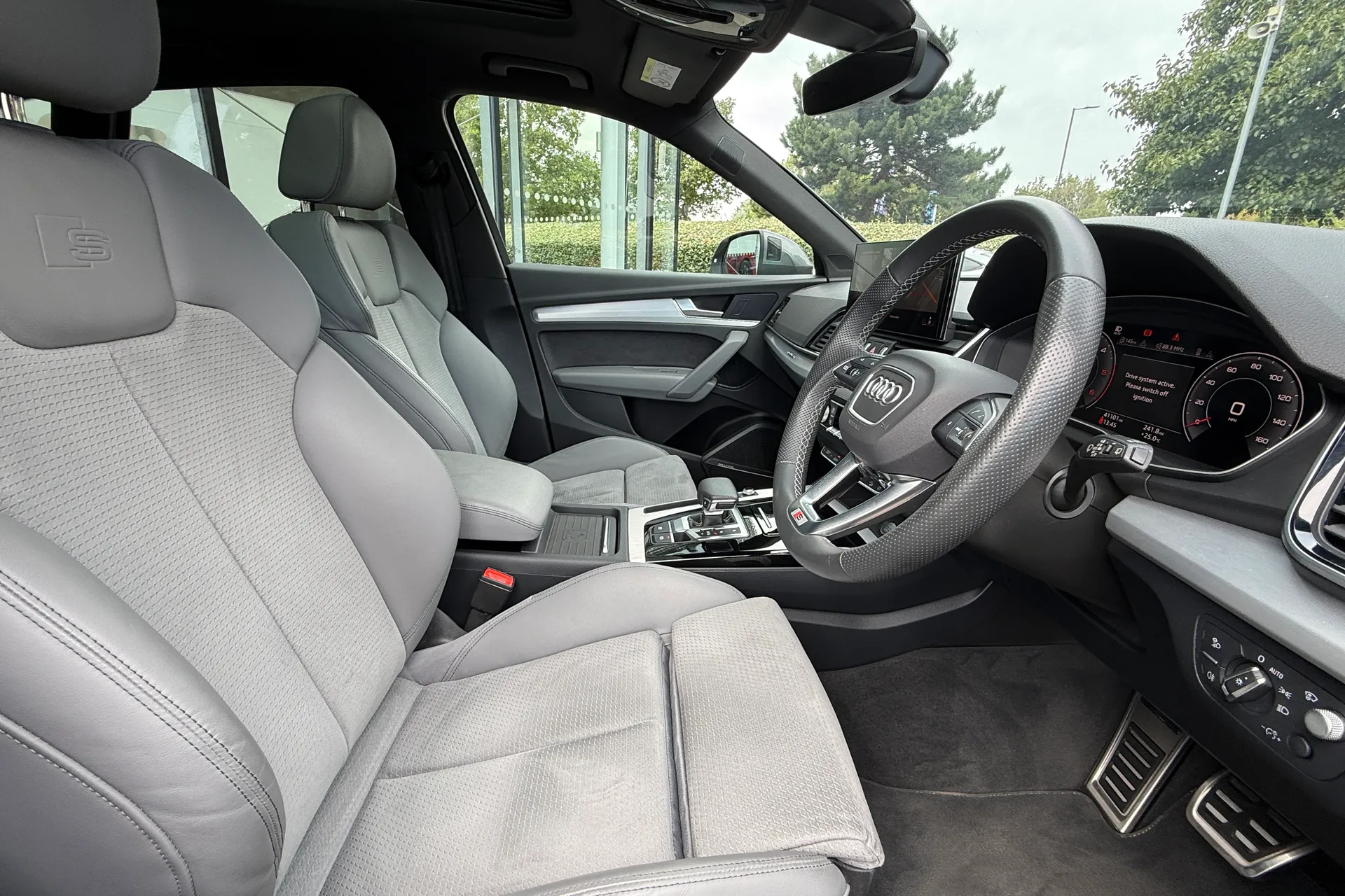 Audi Q5 thumbnail image number 22