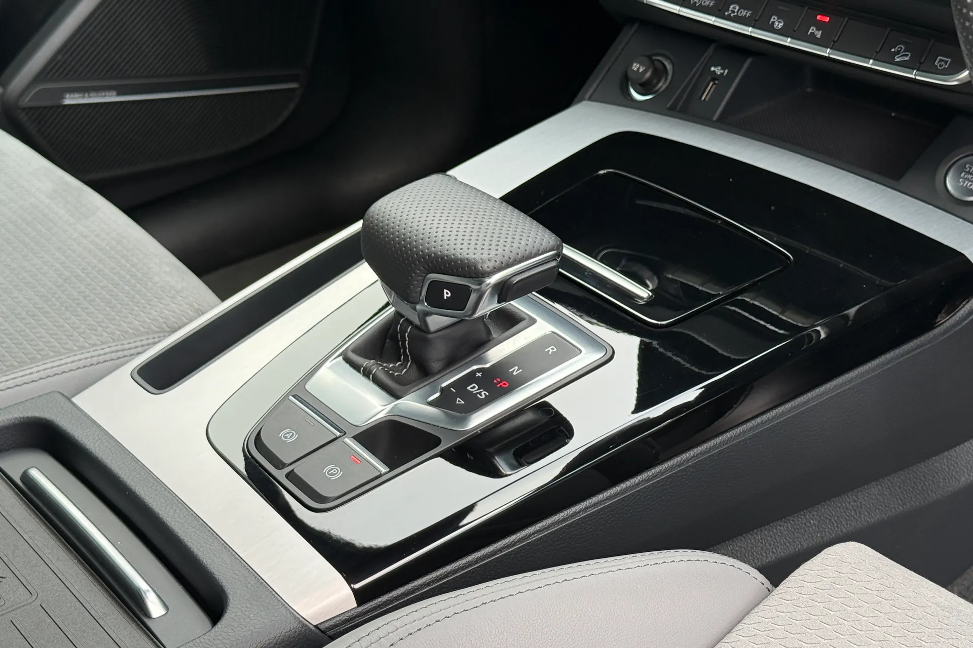 Audi Q5 thumbnail image number 24
