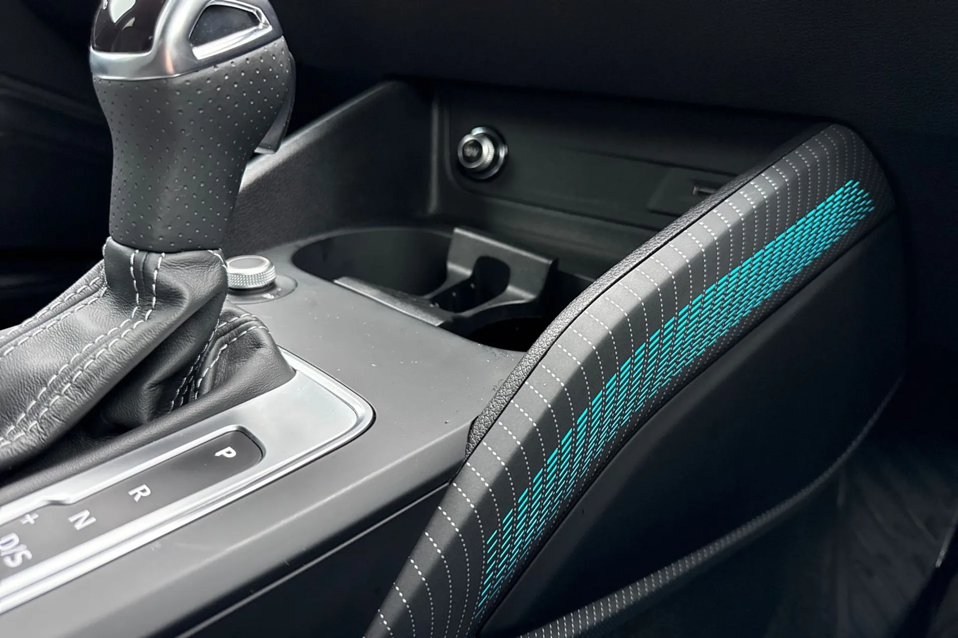 Audi Q2 thumbnail image number 18