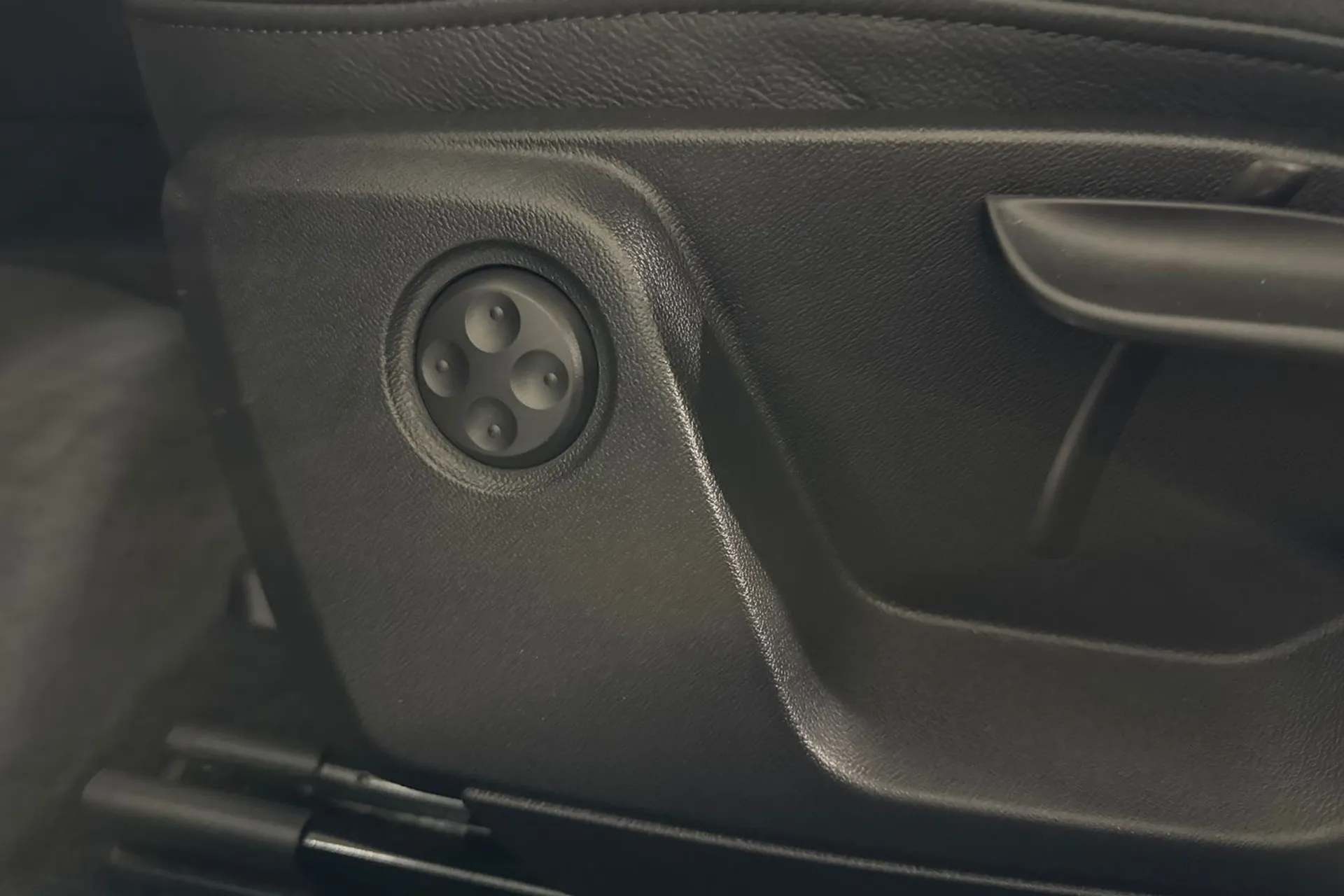 Audi Q2 thumbnail image number 53