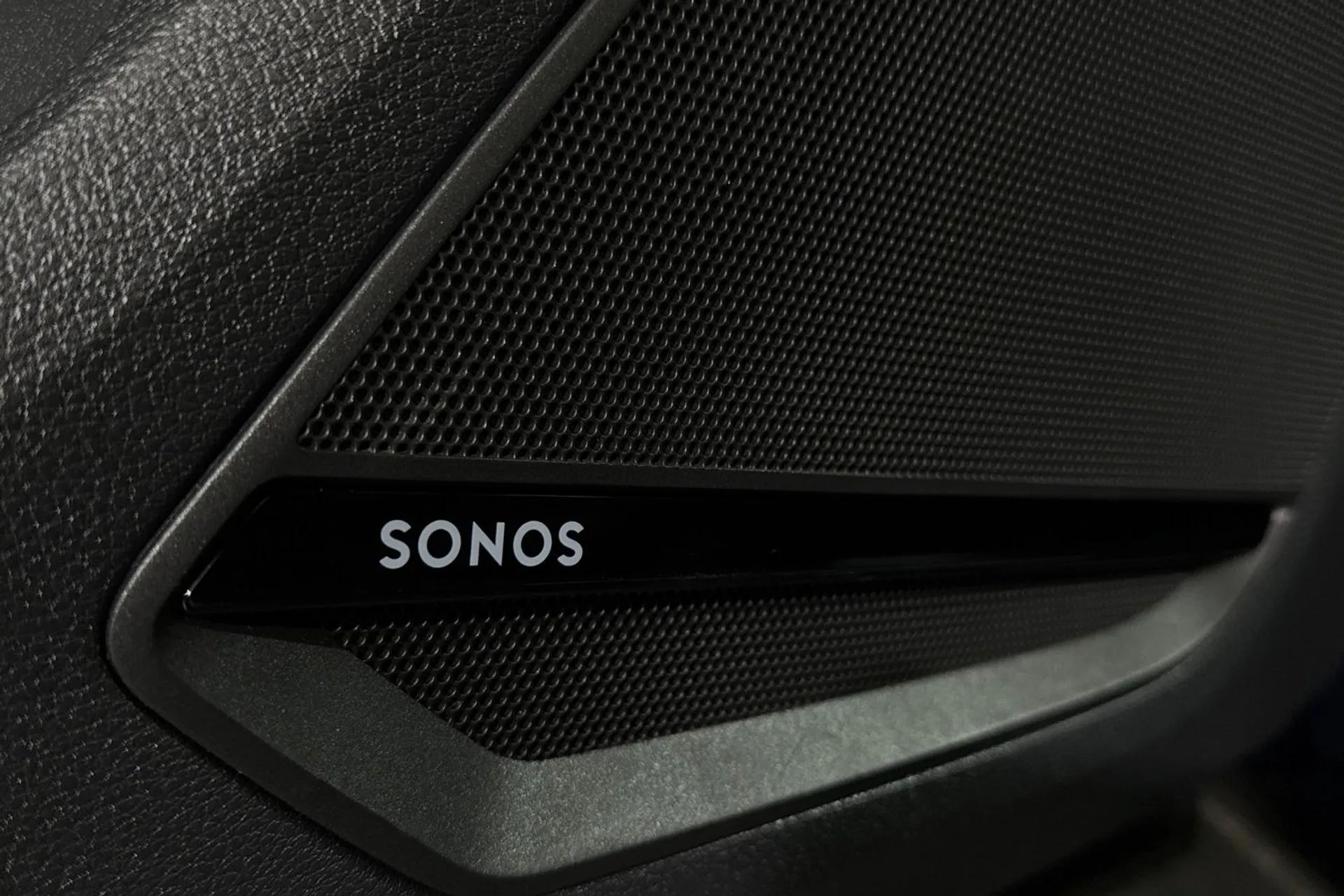 Audi Q2 thumbnail image number 35