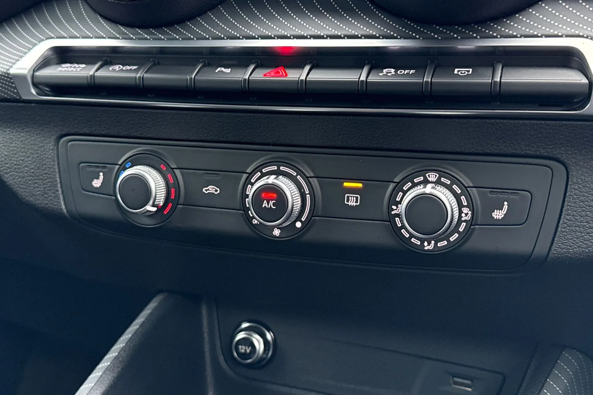 Audi Q2 thumbnail image number 23