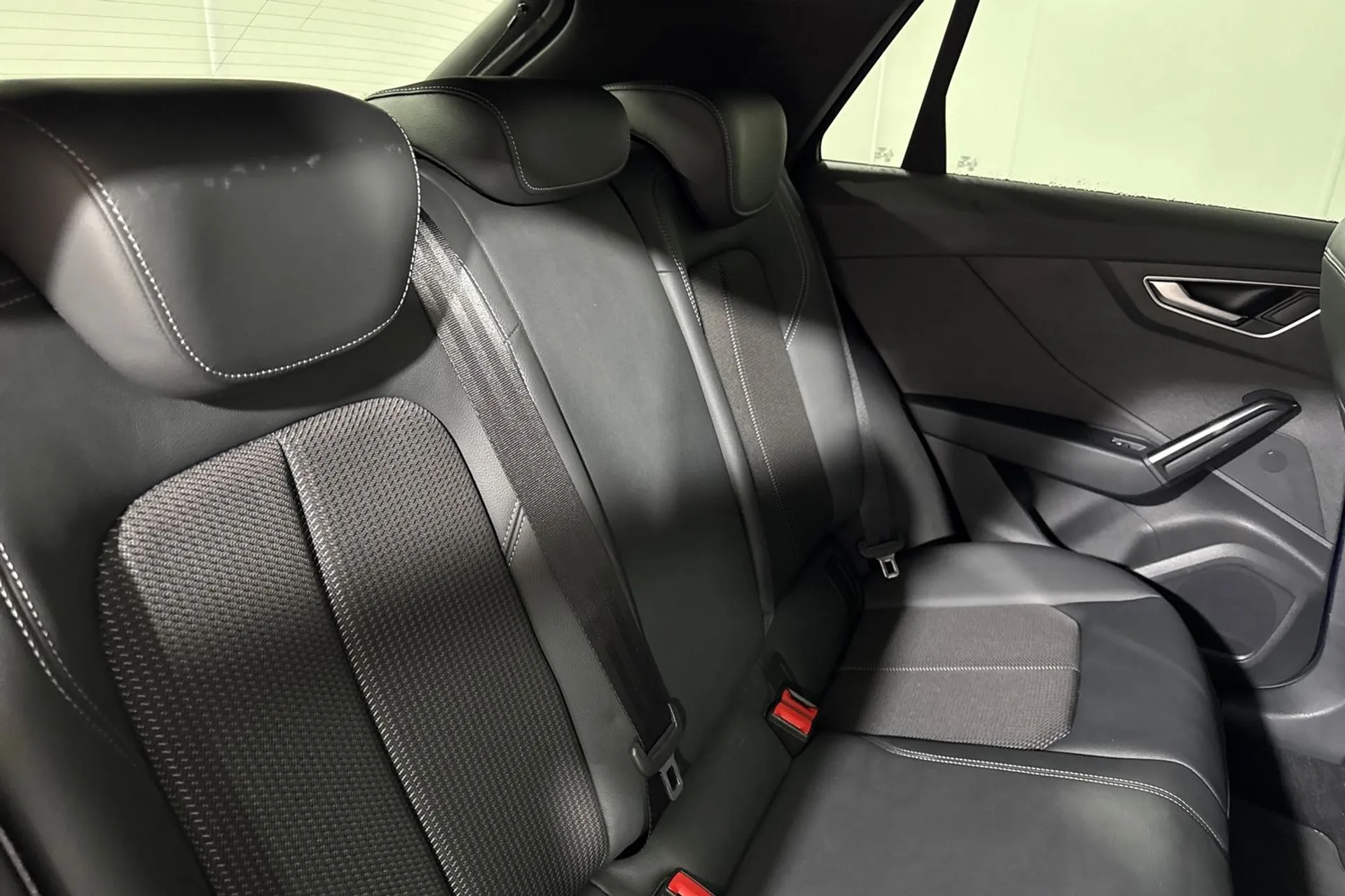 Audi Q2 thumbnail image number 25