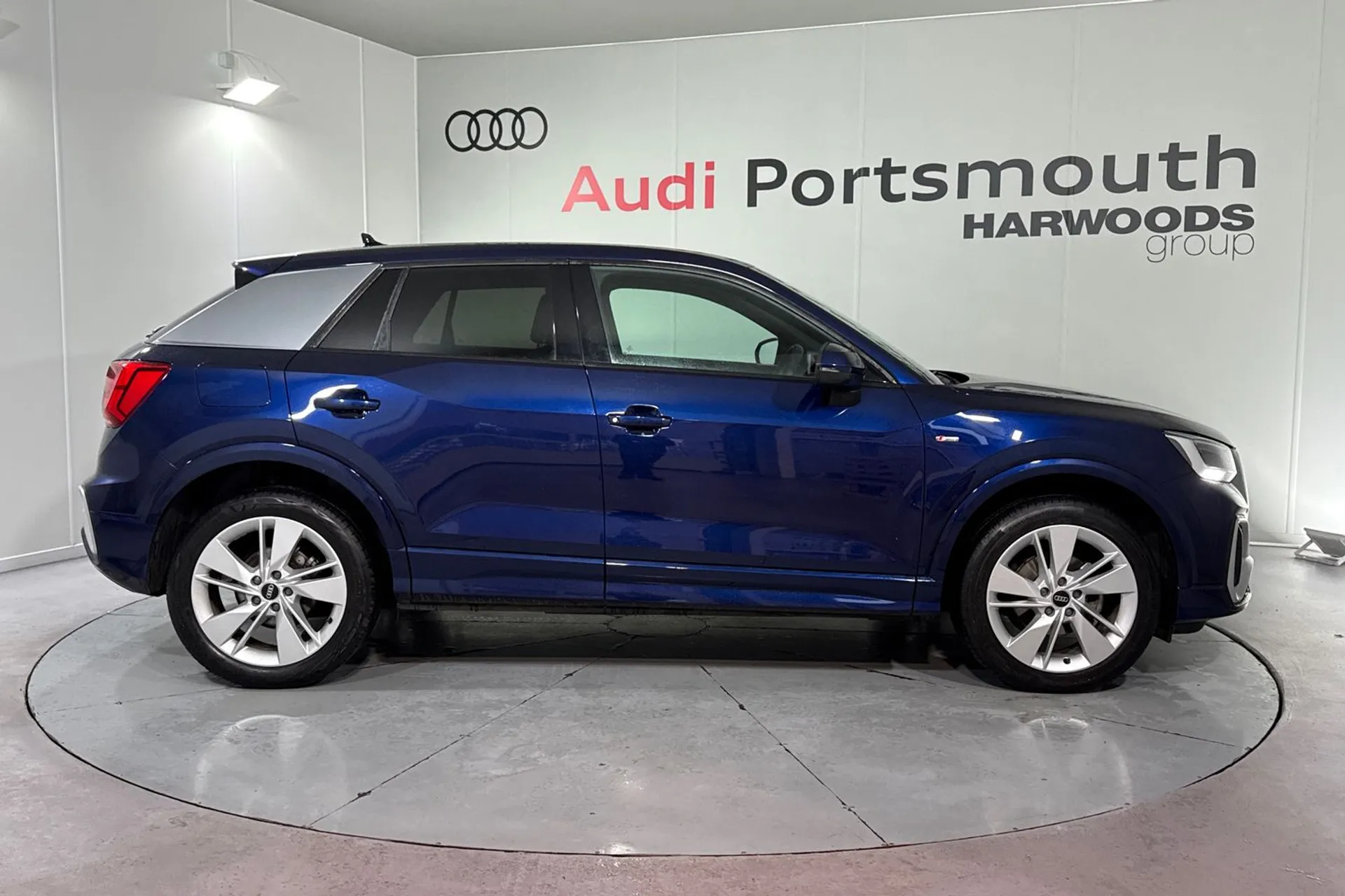 Audi Q2 thumbnail image number 2