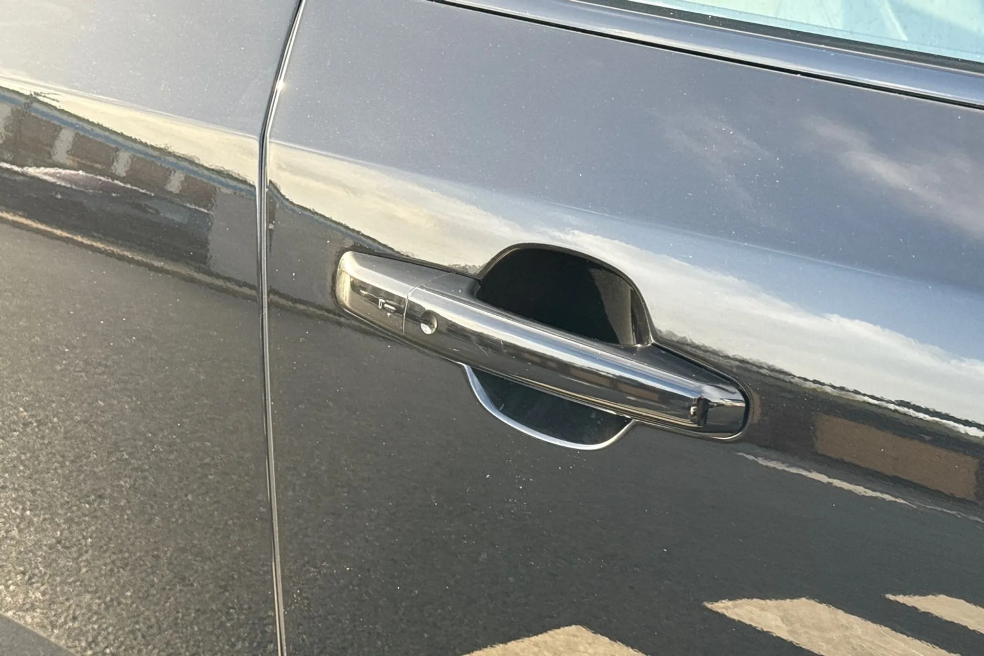 Jaguar E-PACE thumbnail image number 34