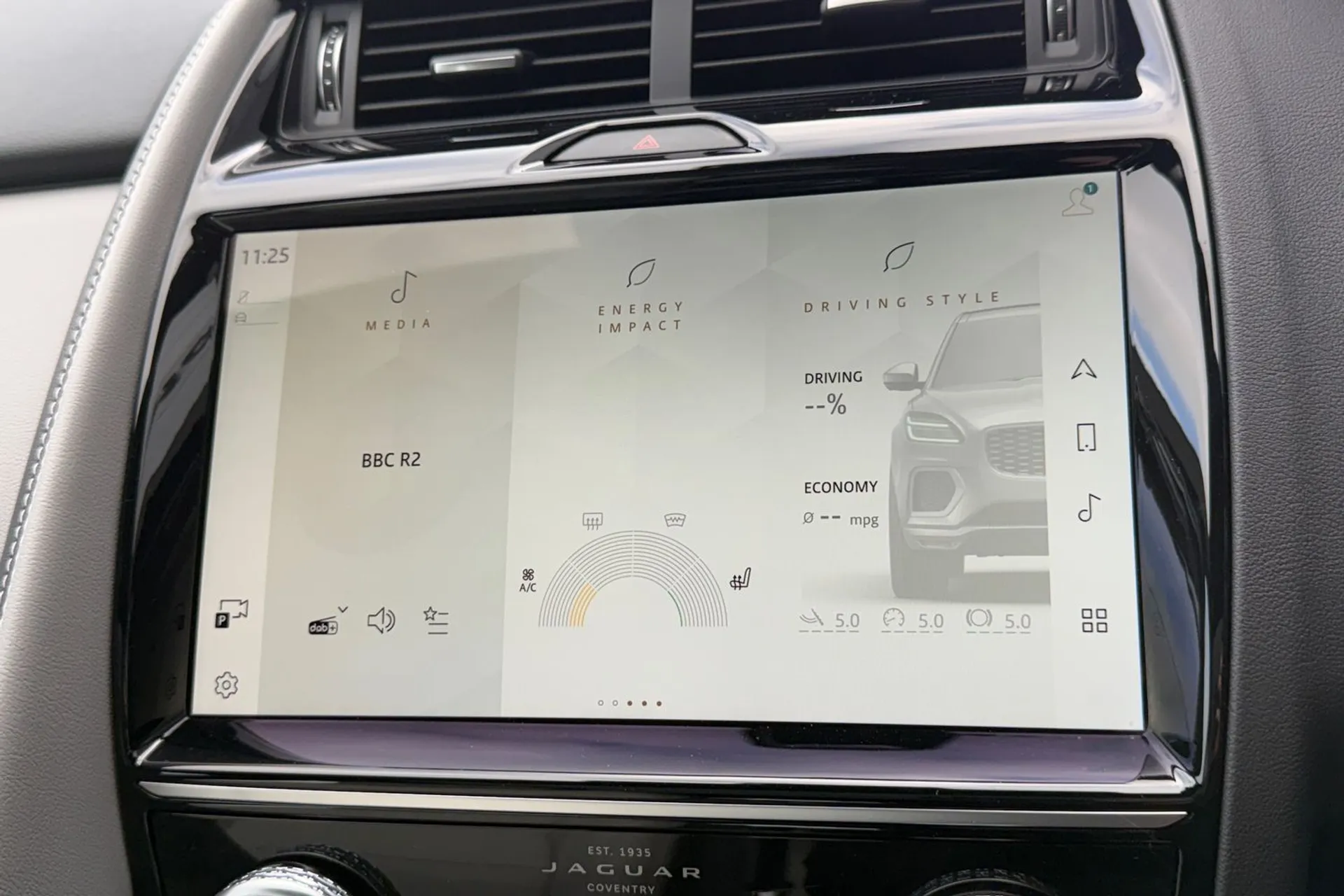 Jaguar E-PACE thumbnail image number 60