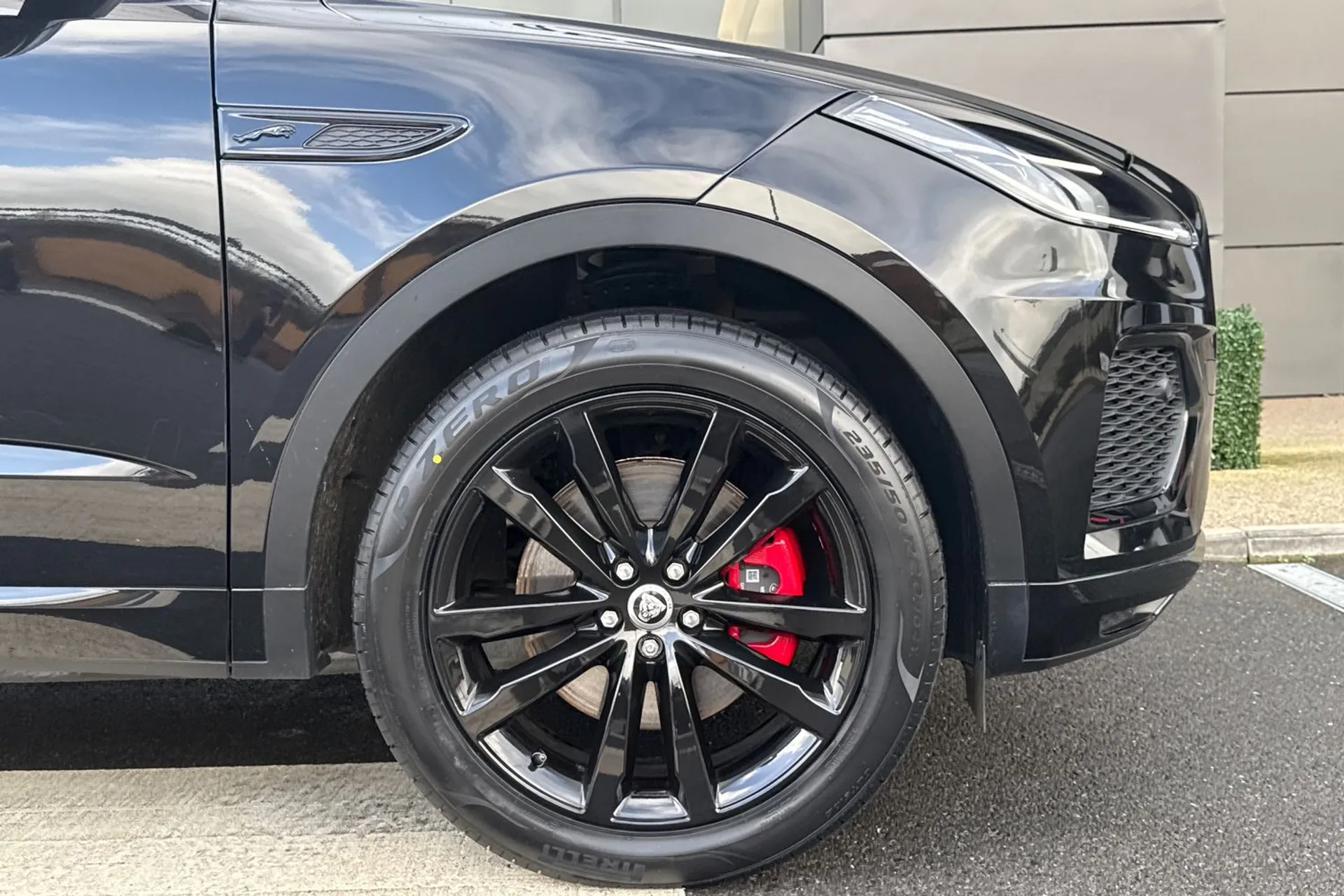 Jaguar E-PACE thumbnail image number 23