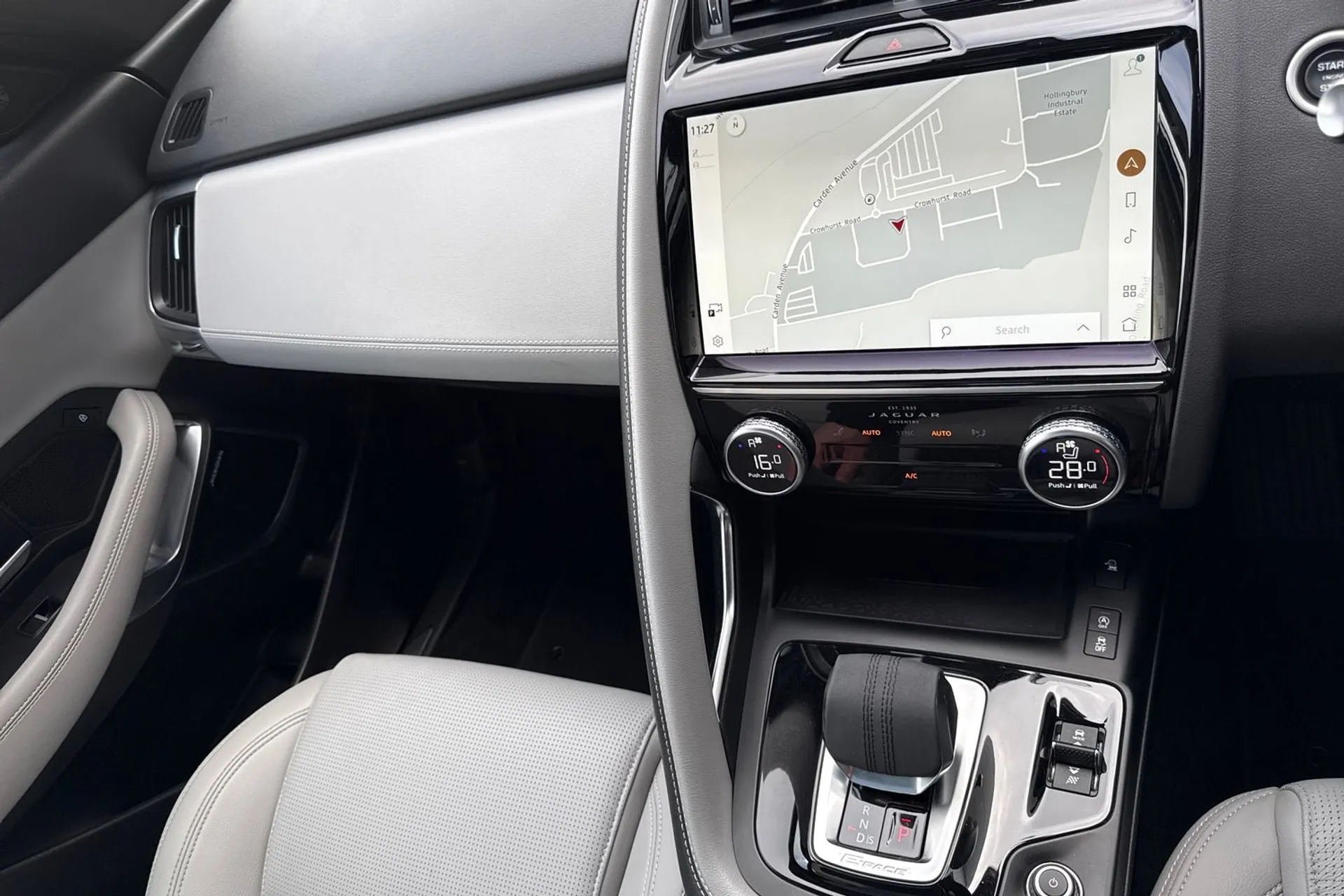 Jaguar E-PACE thumbnail image number 30