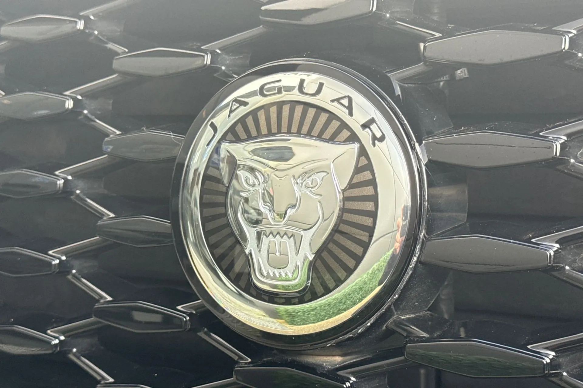 Jaguar E-PACE thumbnail image number 27