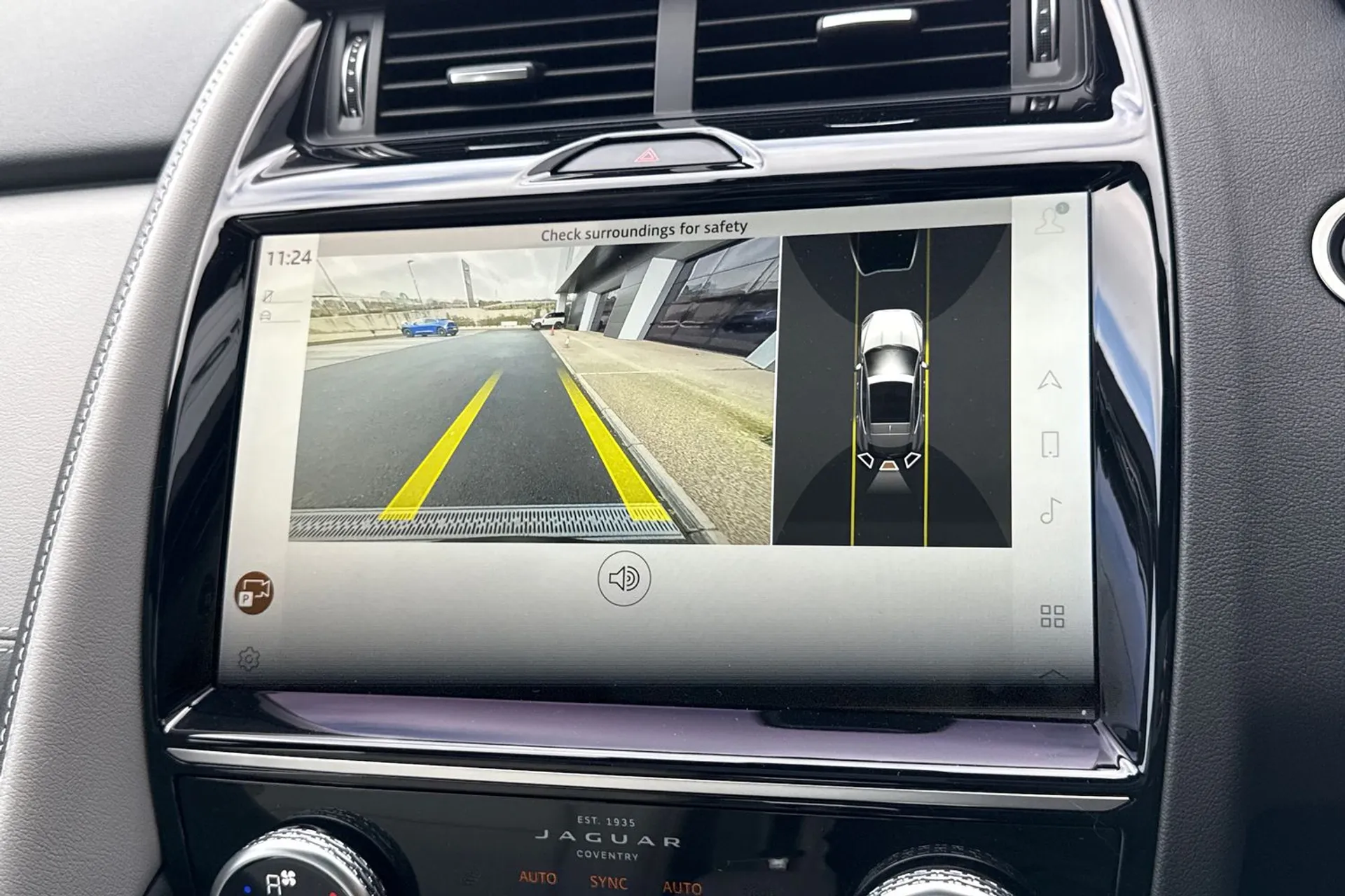 Jaguar E-PACE thumbnail image number 5