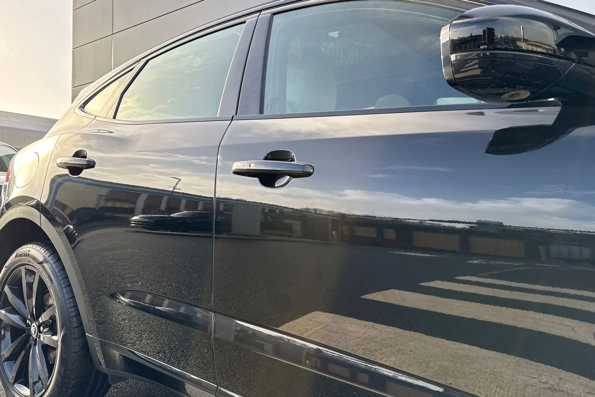 Jaguar E-PACE thumbnail image number 33