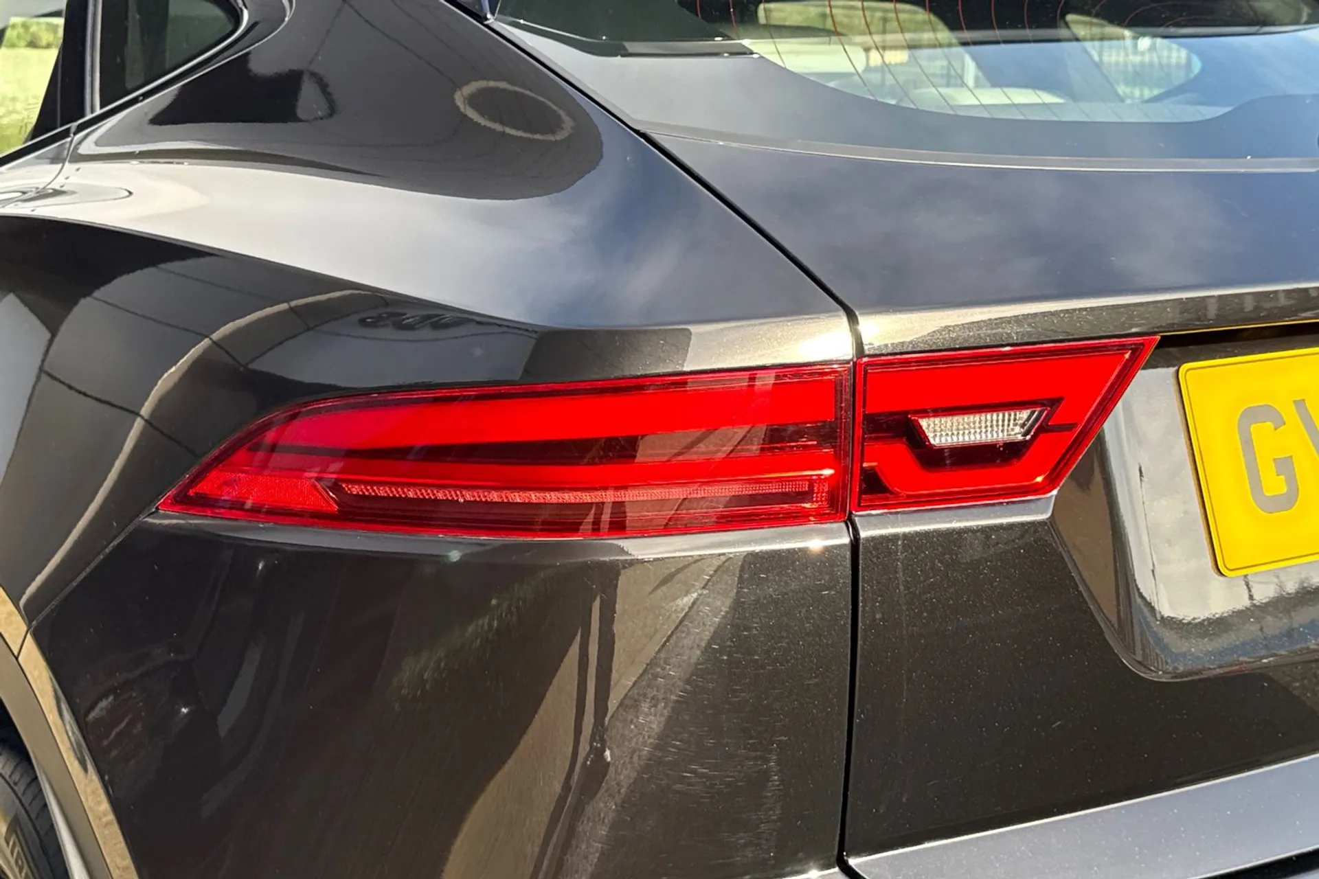 Jaguar E-PACE thumbnail image number 43