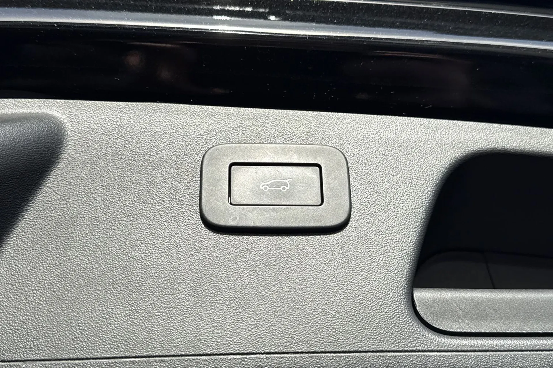 Jaguar E-PACE thumbnail image number 46