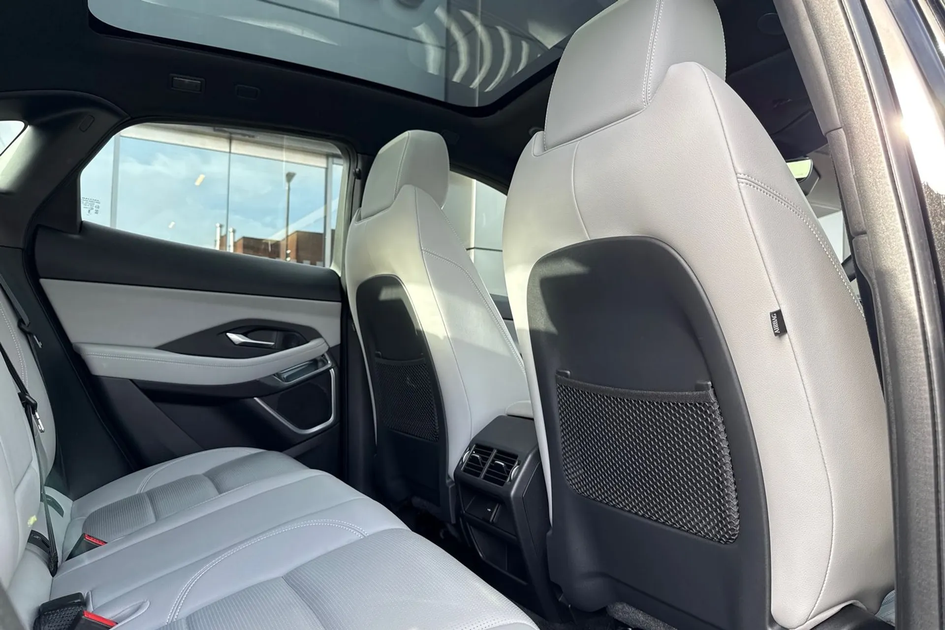 Jaguar E-PACE thumbnail image number 38