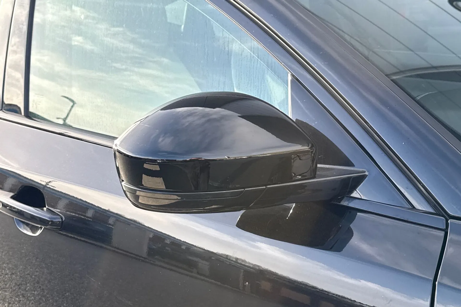 Jaguar E-PACE thumbnail image number 35