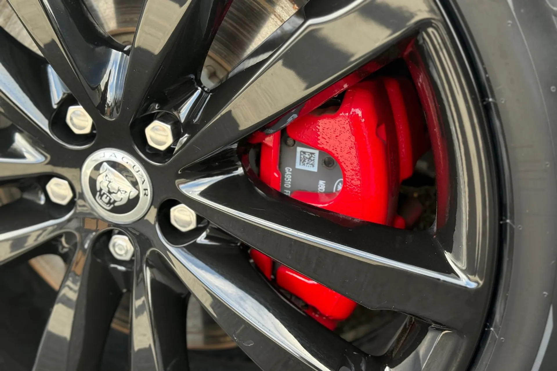 Jaguar E-PACE thumbnail image number 24