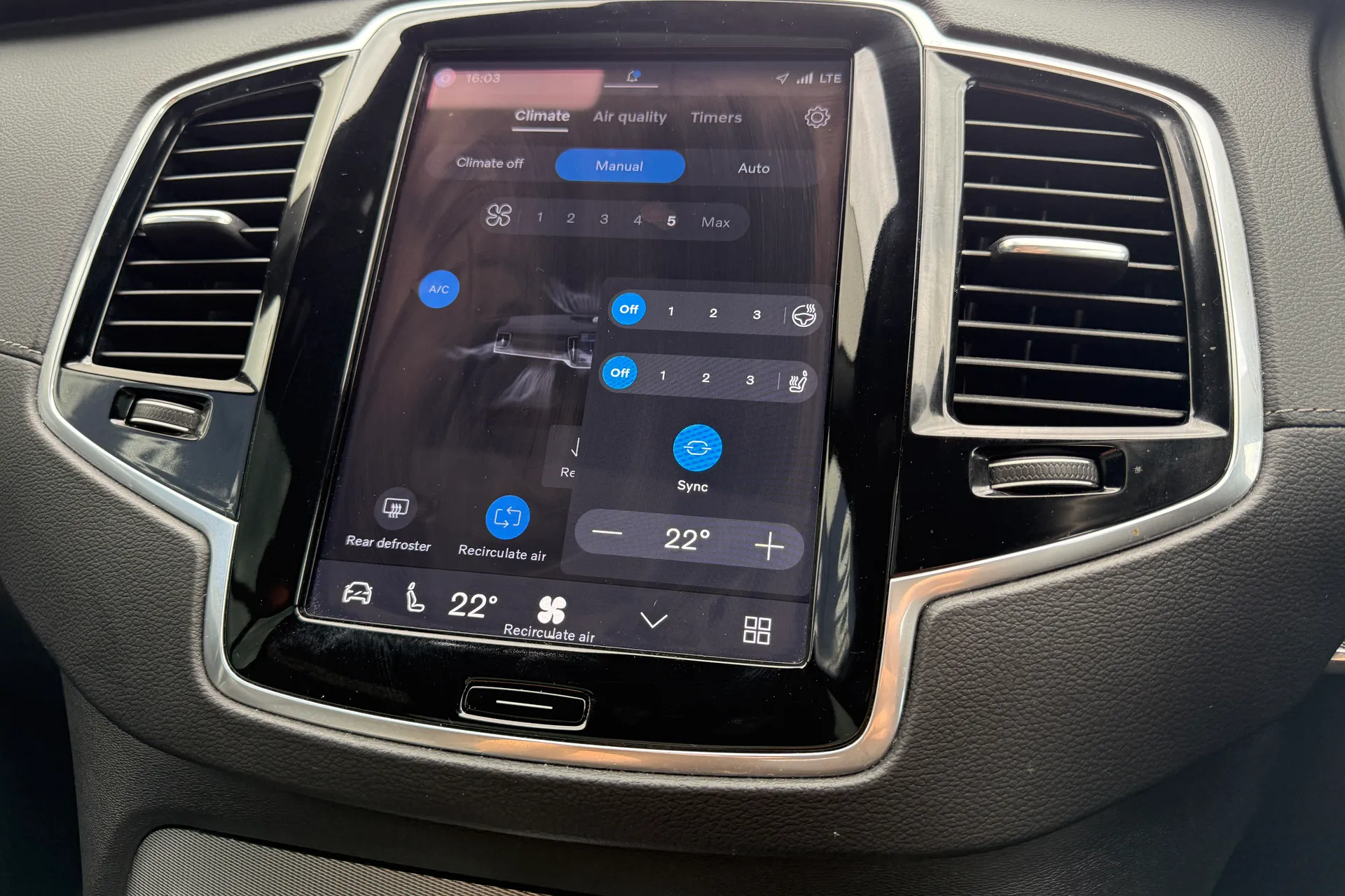 Volvo XC90 thumbnail image number 40