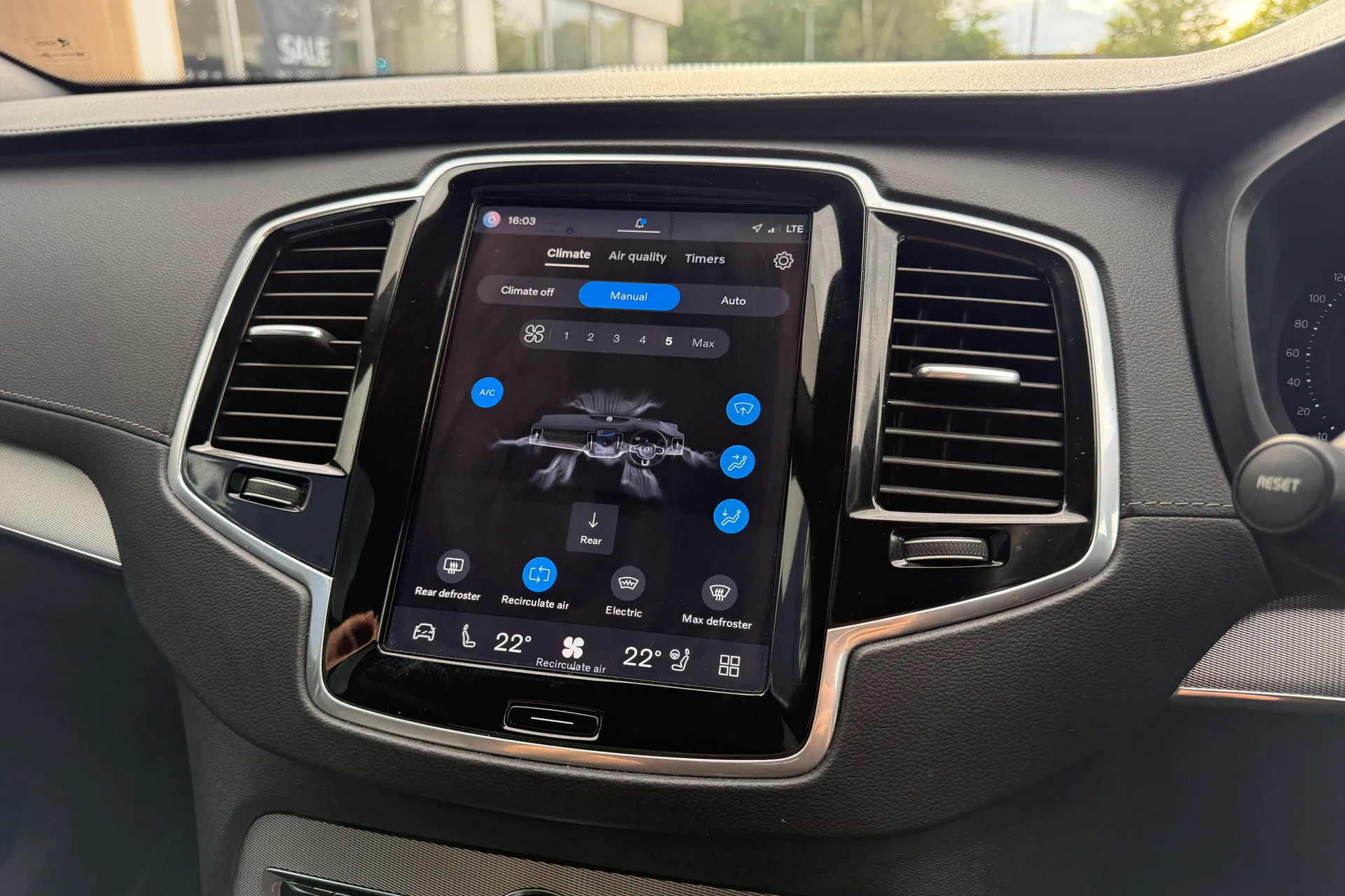 Volvo XC90 thumbnail image number 39