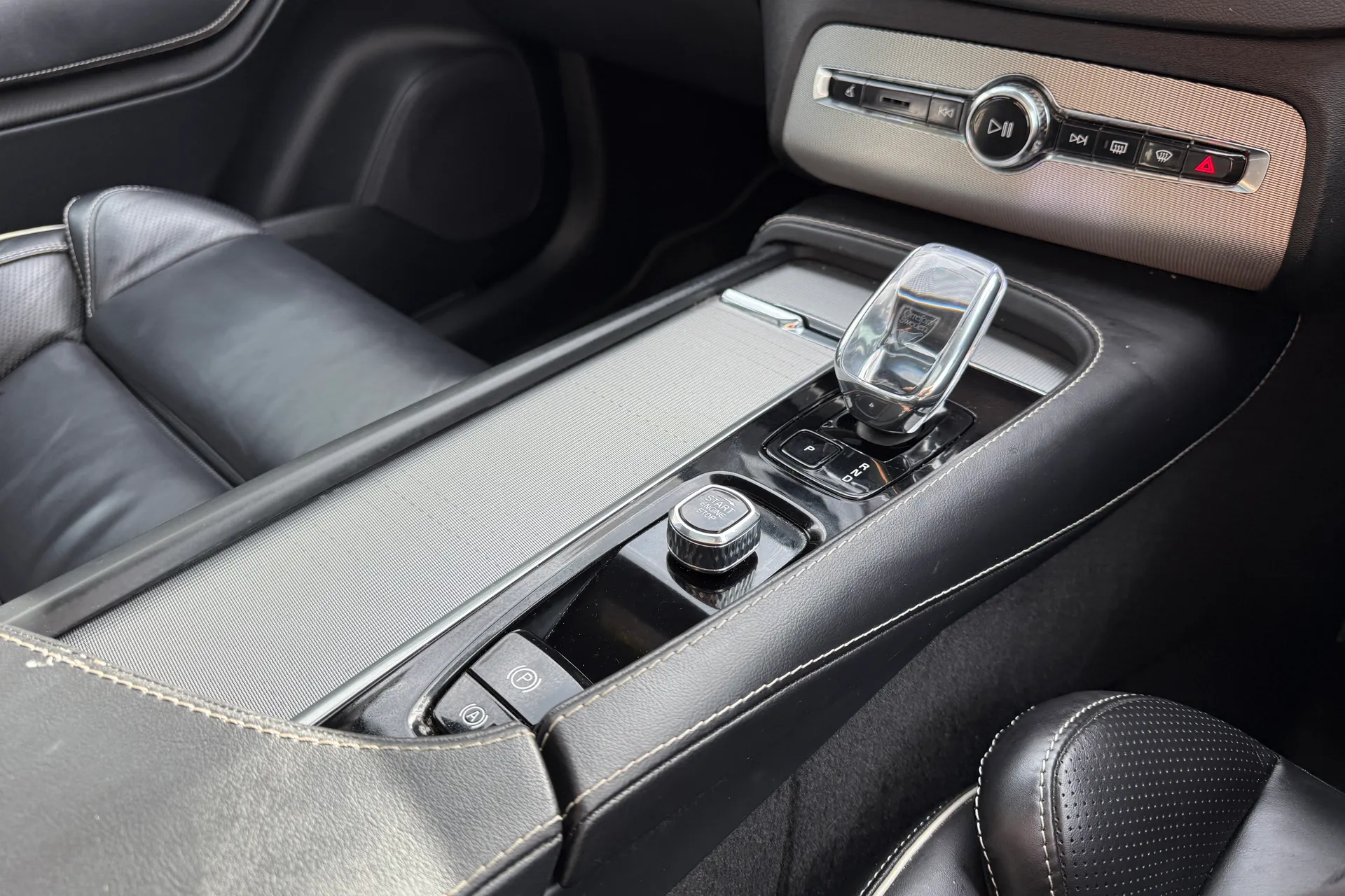 Volvo XC90 thumbnail image number 45