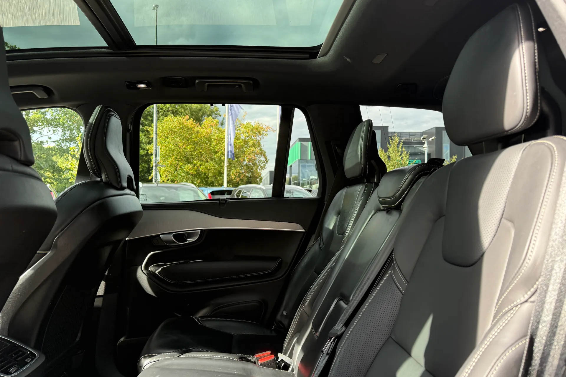 Volvo XC90 thumbnail image number 32