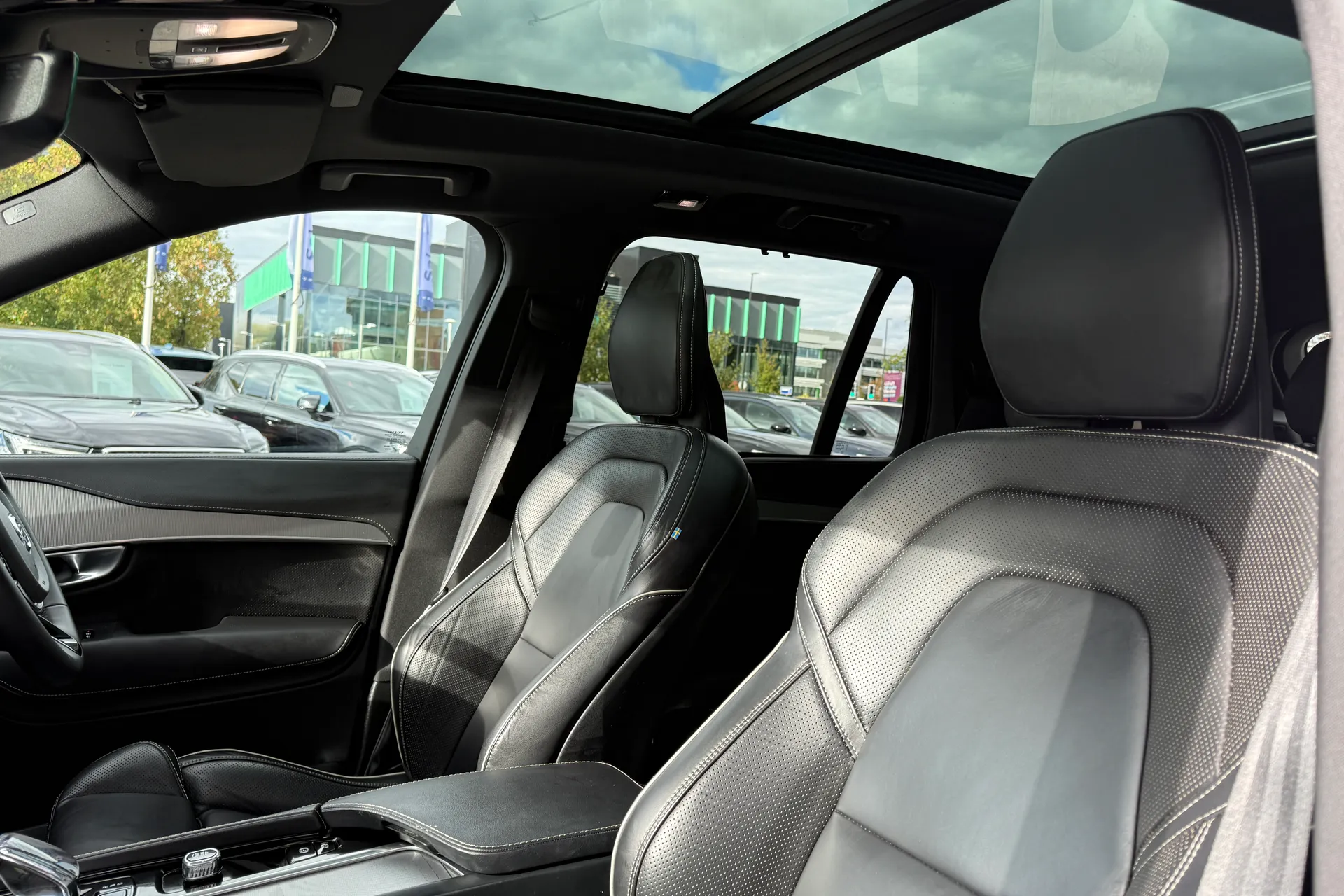 Volvo XC90 thumbnail image number 30