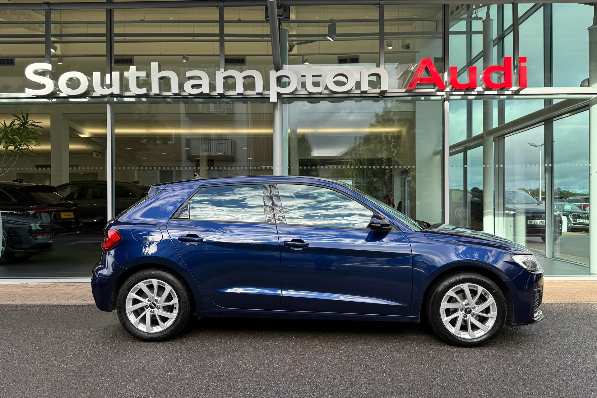 Audi A1 thumbnail image number 2