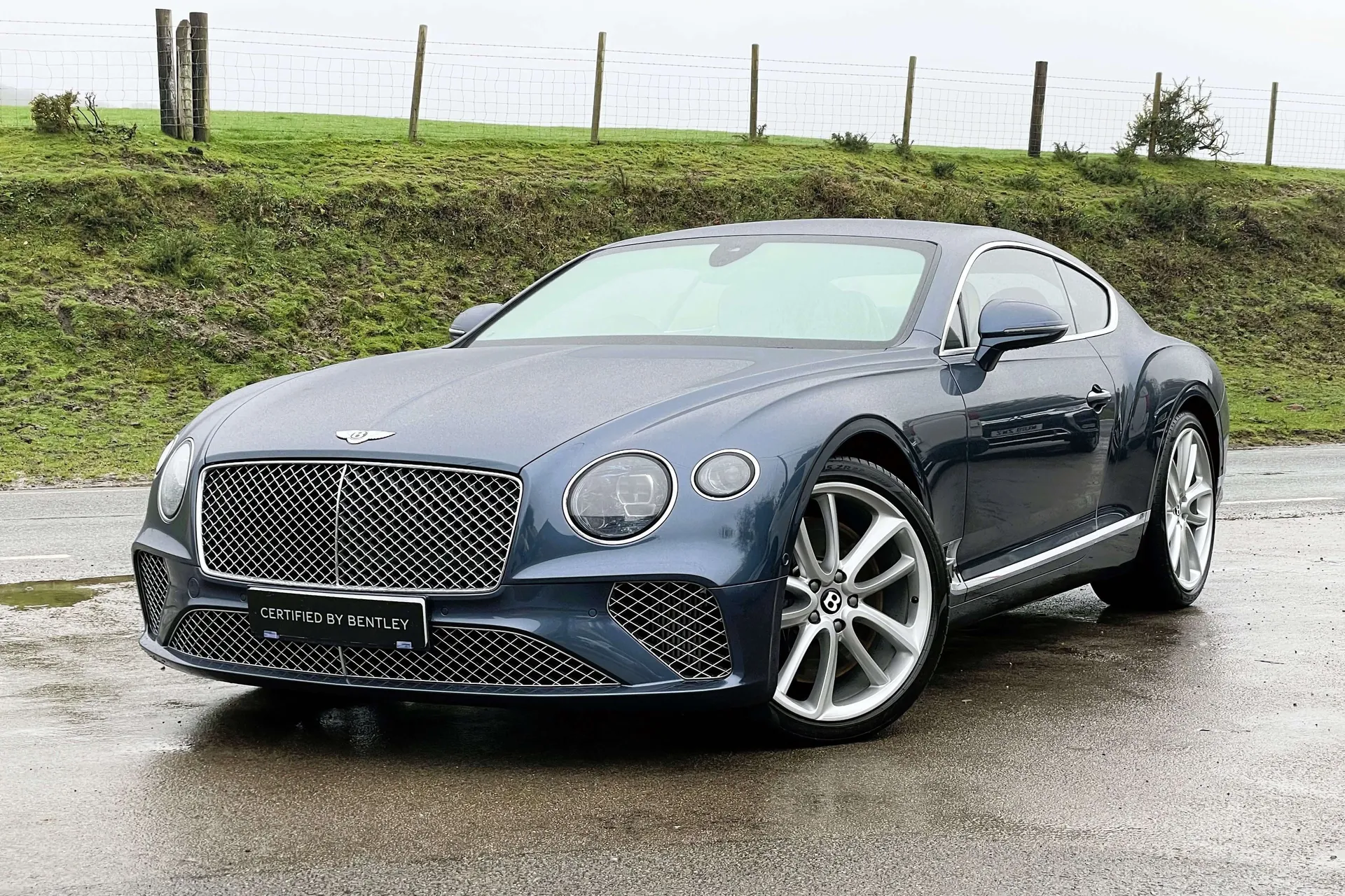 Bentley CONTINENTAL GT thumbnail image number 4