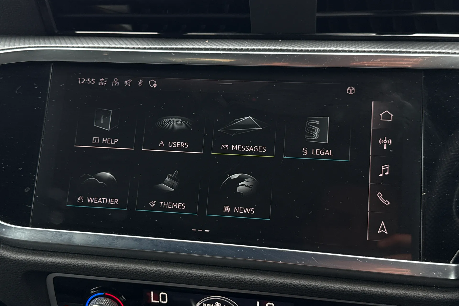Audi Q3 thumbnail image number 18