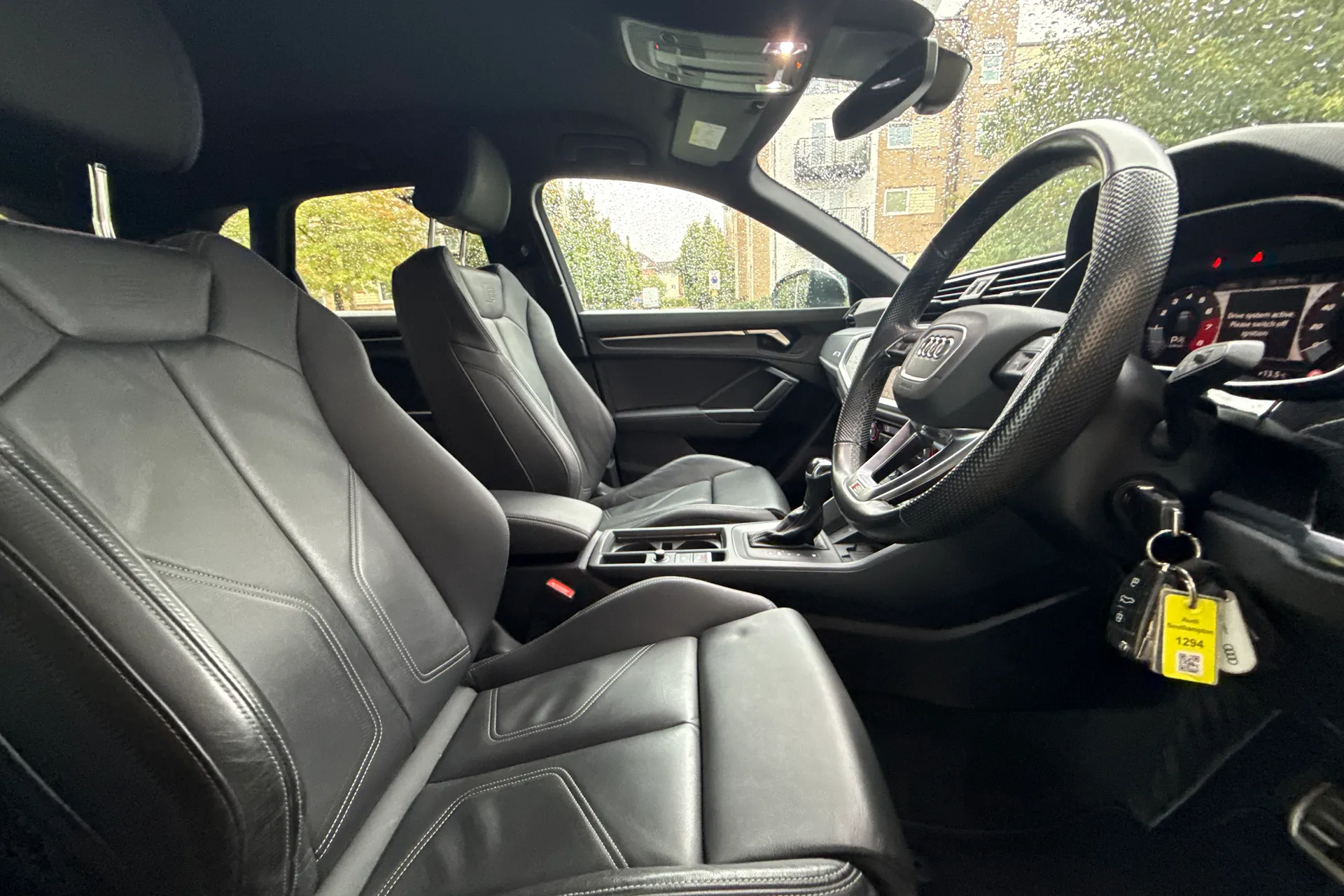 Audi Q3 thumbnail image number 25