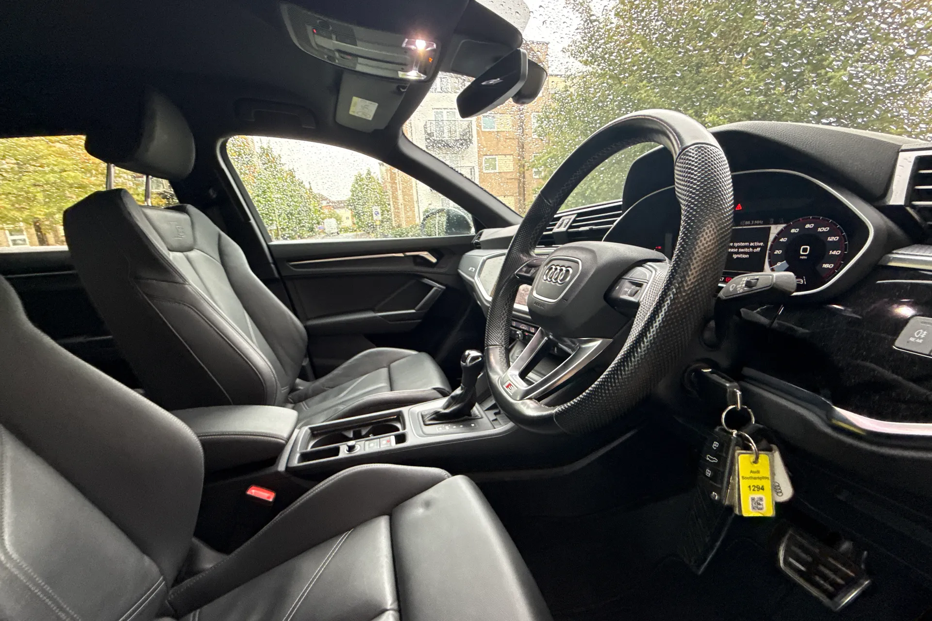 Audi Q3 thumbnail image number 26