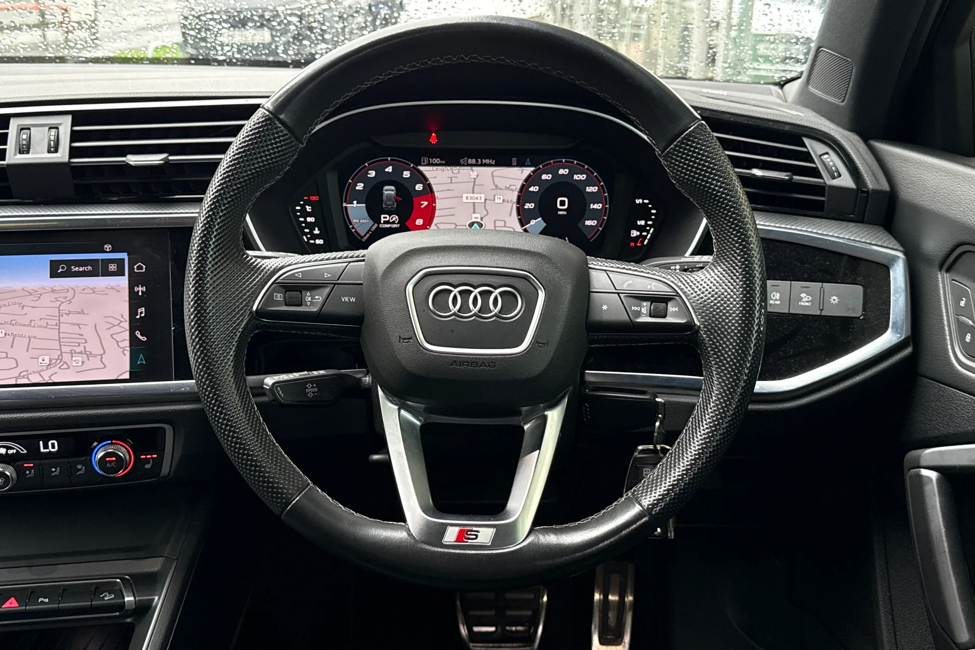 Audi Q3 thumbnail image number 33