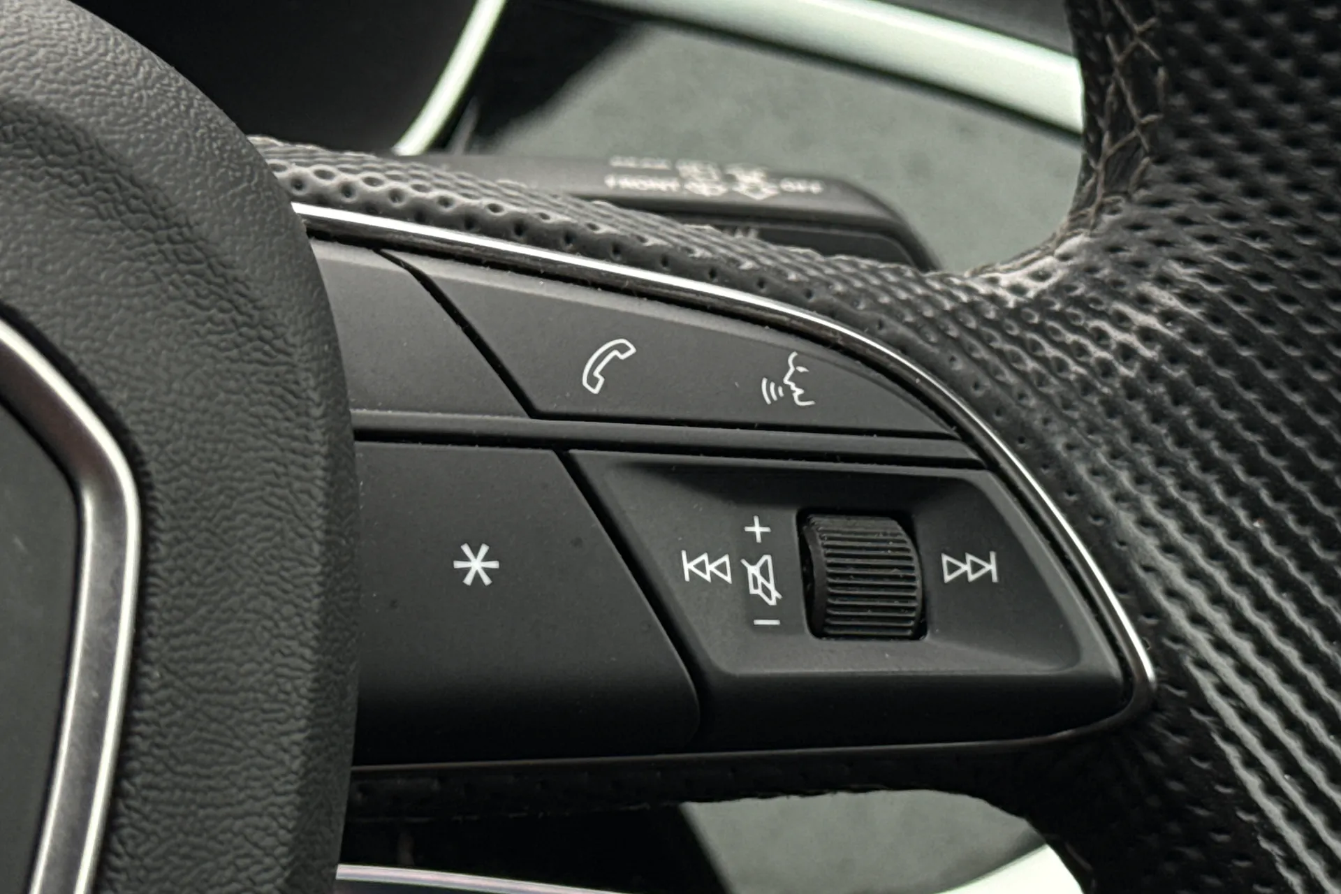 Audi Q3 thumbnail image number 11