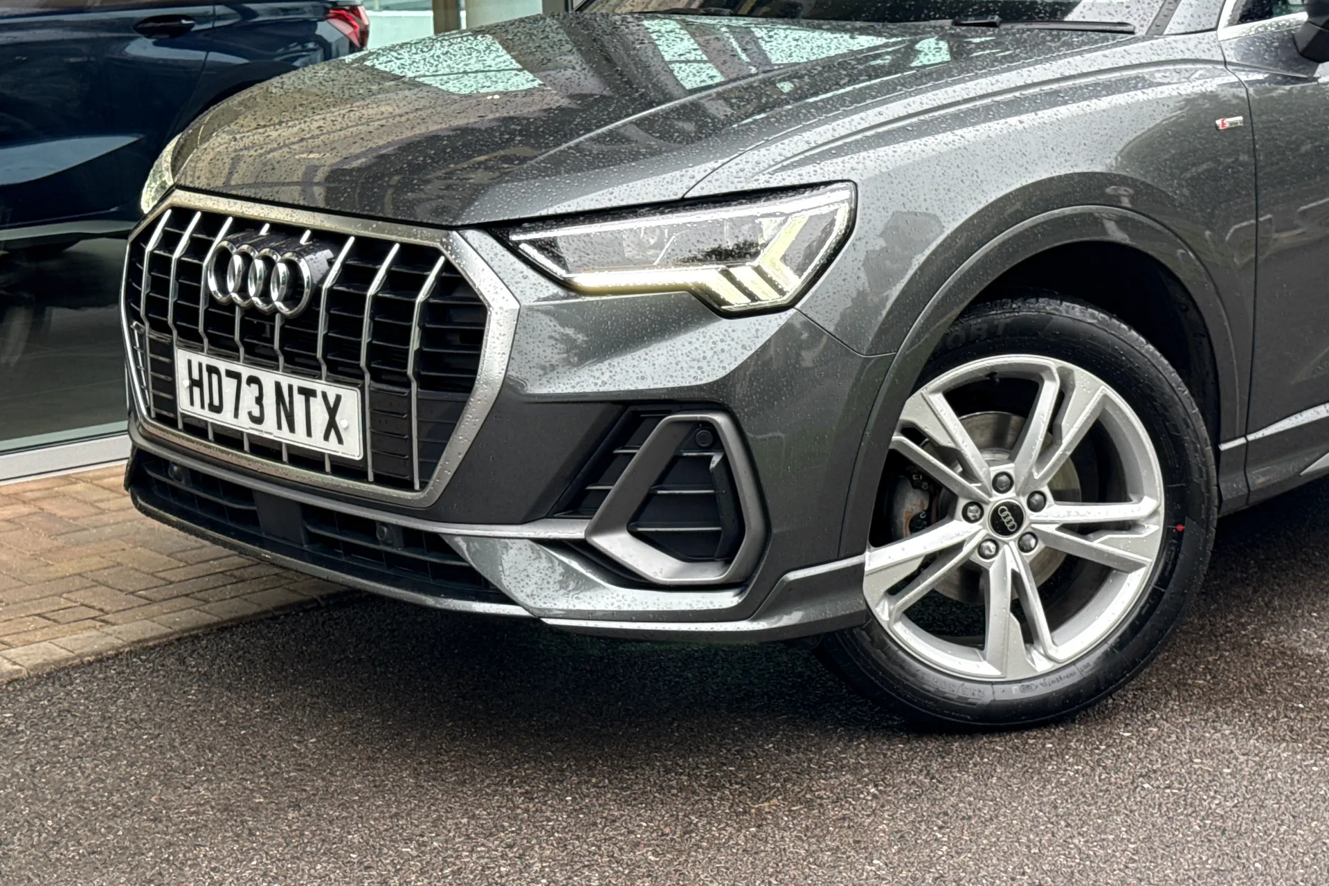 Audi Q3 thumbnail image number 50