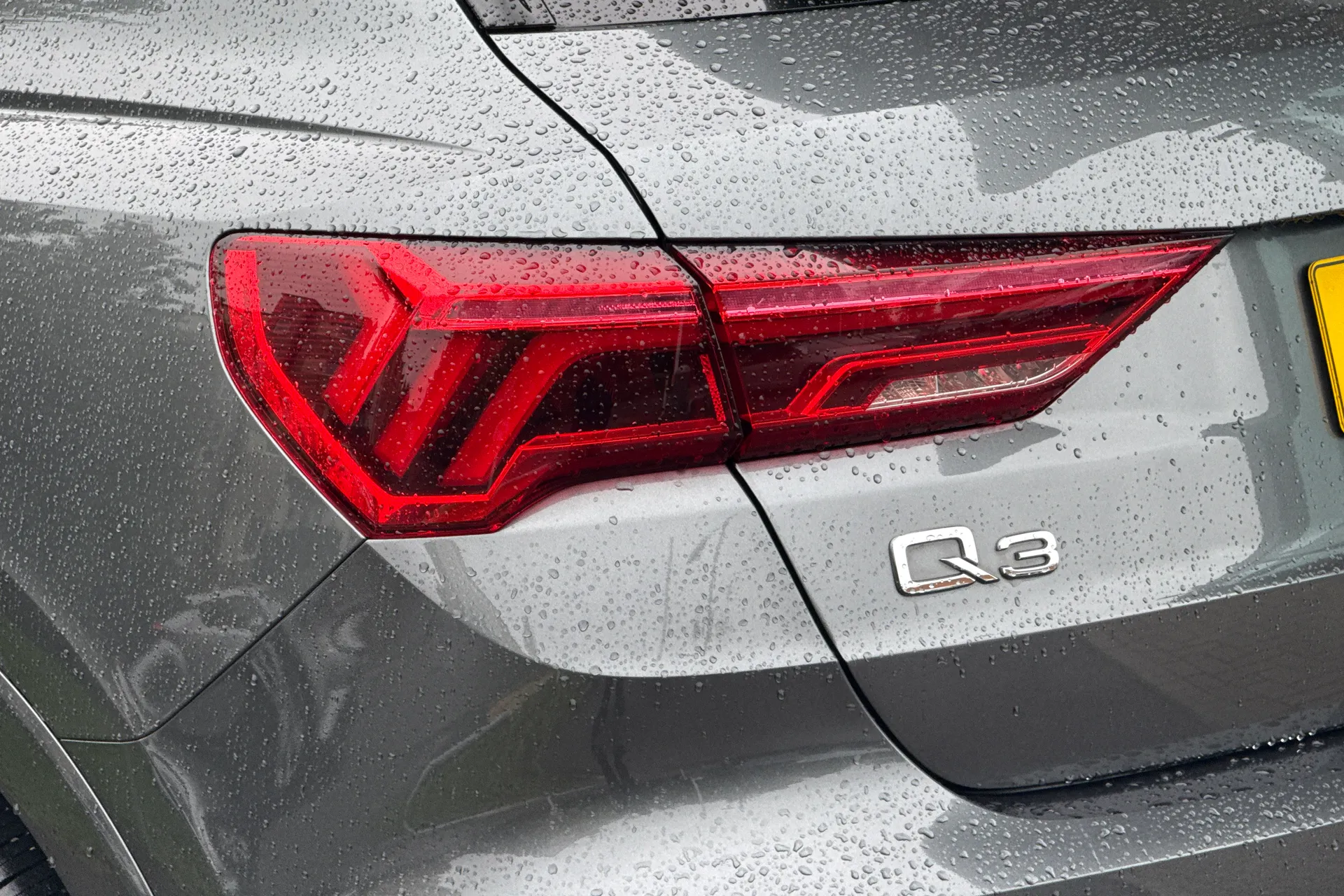 Audi Q3 thumbnail image number 38