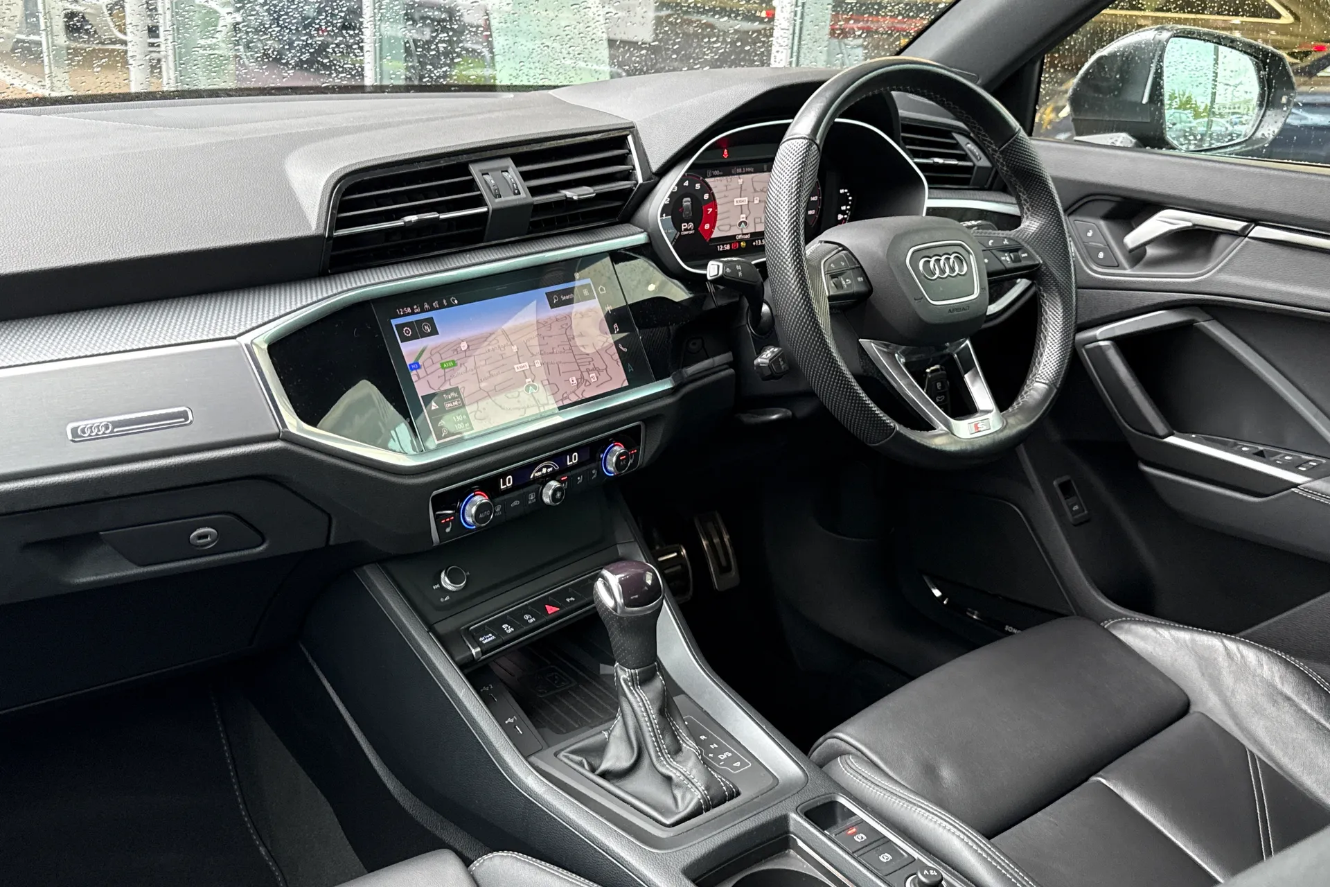 Audi Q3 thumbnail image number 44